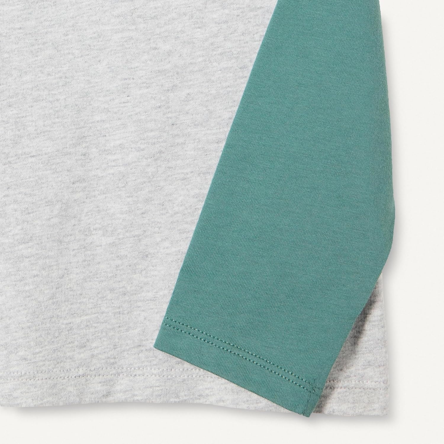 image:imageAmazon Essentials Boys and Toddlers Long Sleeve Cotton Jersey Tshirts Pack of 3GreenIvoryLight Grey Heather