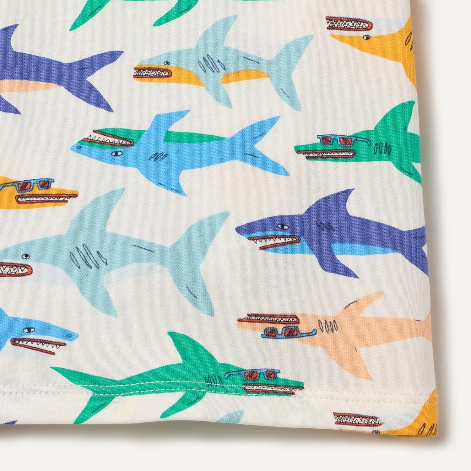 image:imageAmazon Essentials Boys and Toddlers Short Sleeve Tee Shirts Cotton Jersey MultipacksIvory Sharks