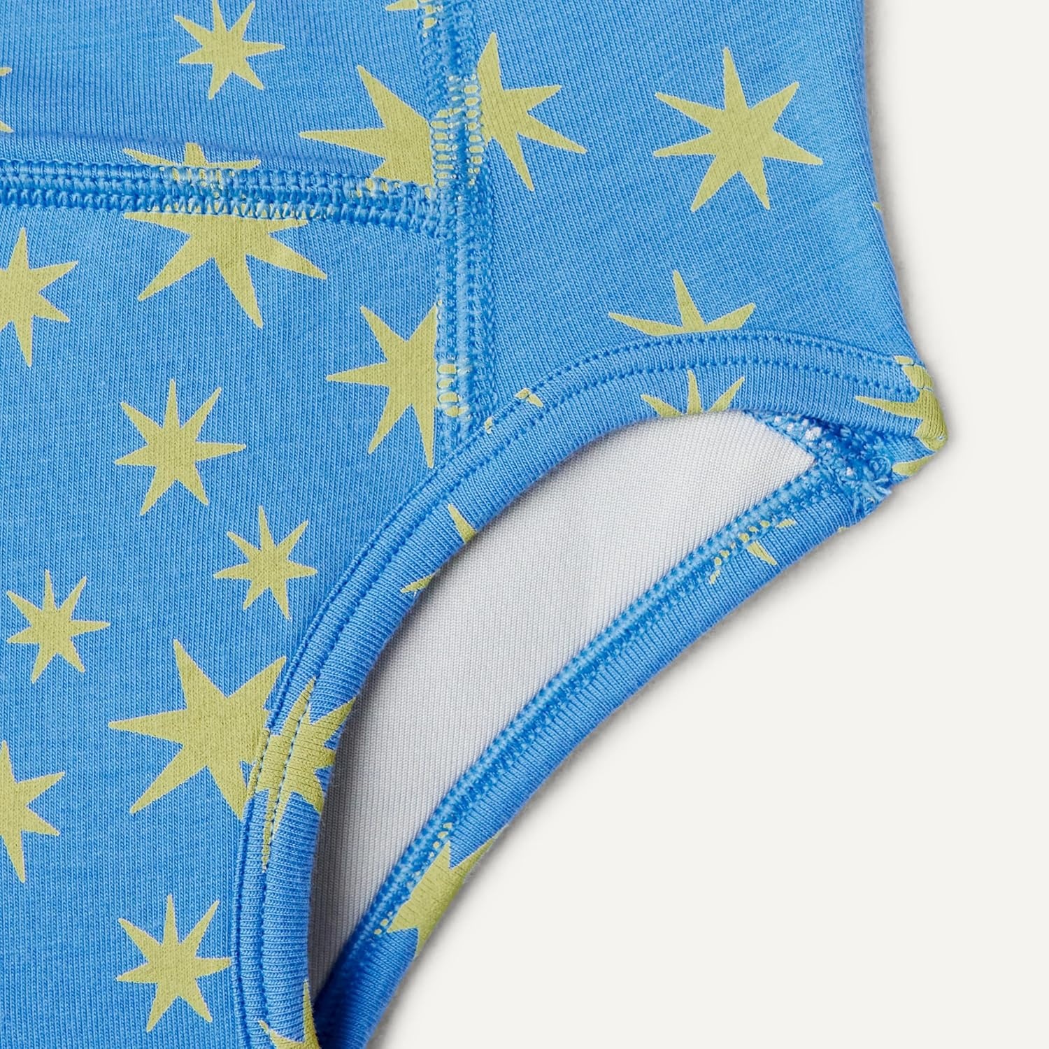 image:imageAmazon Essentials Unisex Toddlers Cotton Training Pants Pack of 4Dogs Stars