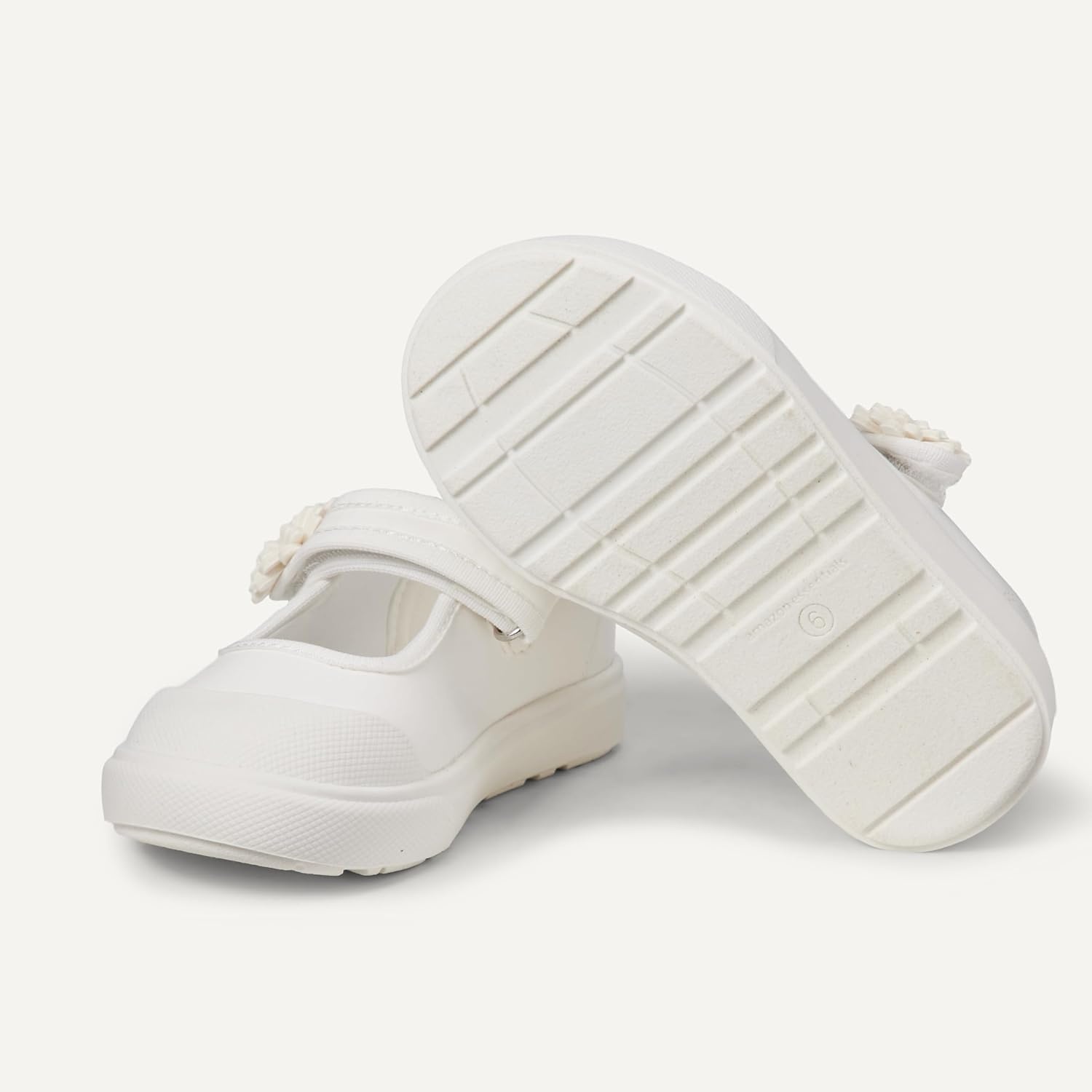 image:imageAmazon Essentials Girls Mary Jane SneakersWhite