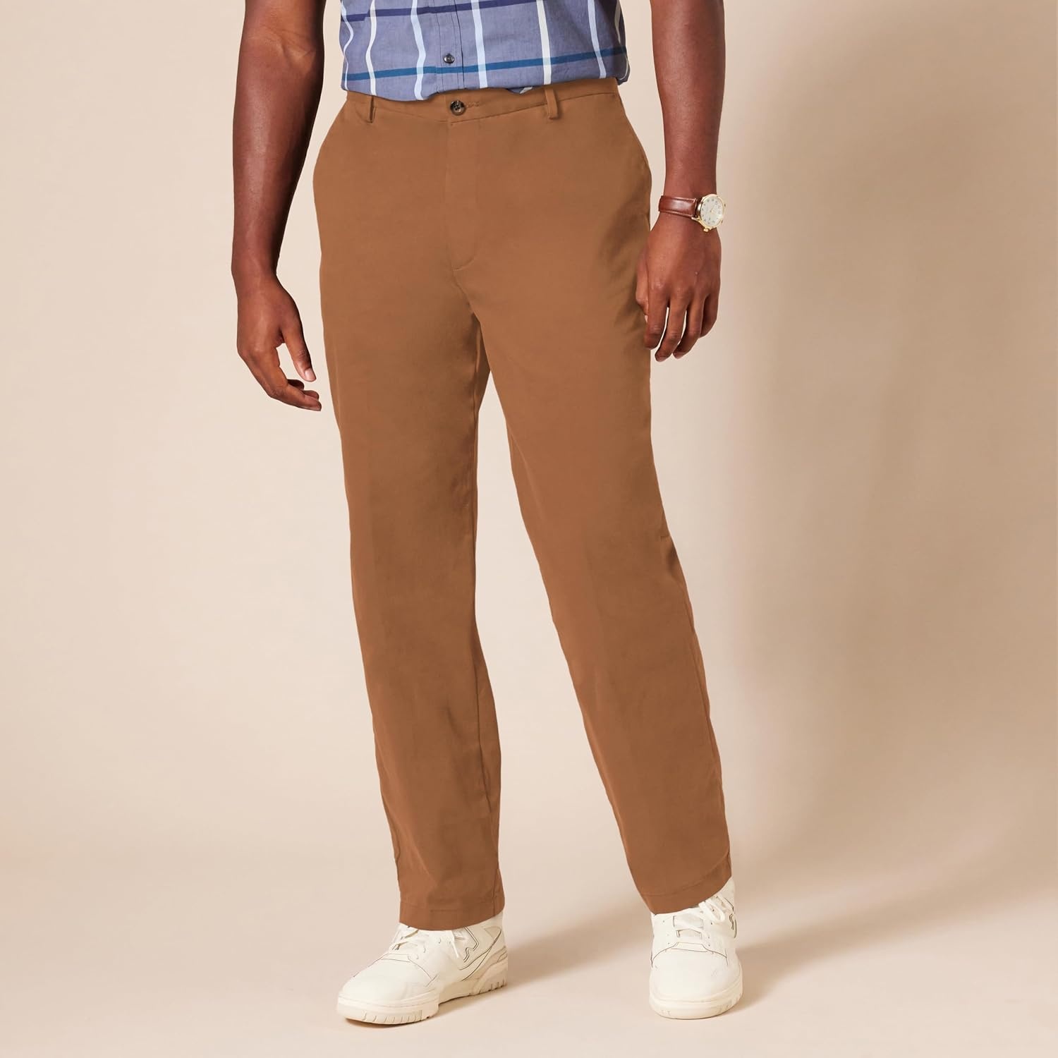 image:imageAmazon Essentials Mens ClassicFit WrinkleResistant FlatFront Stretch Chino PantDark Khaki Brown