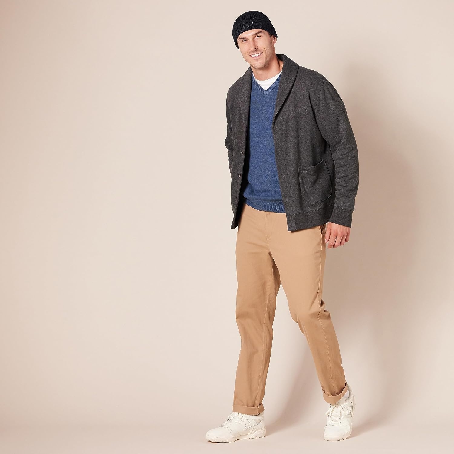 image:imageAmazon Essentials Mens Regular Fit Cotton VNeck Pullover Sweater Available in Big amp TallBlue Heather