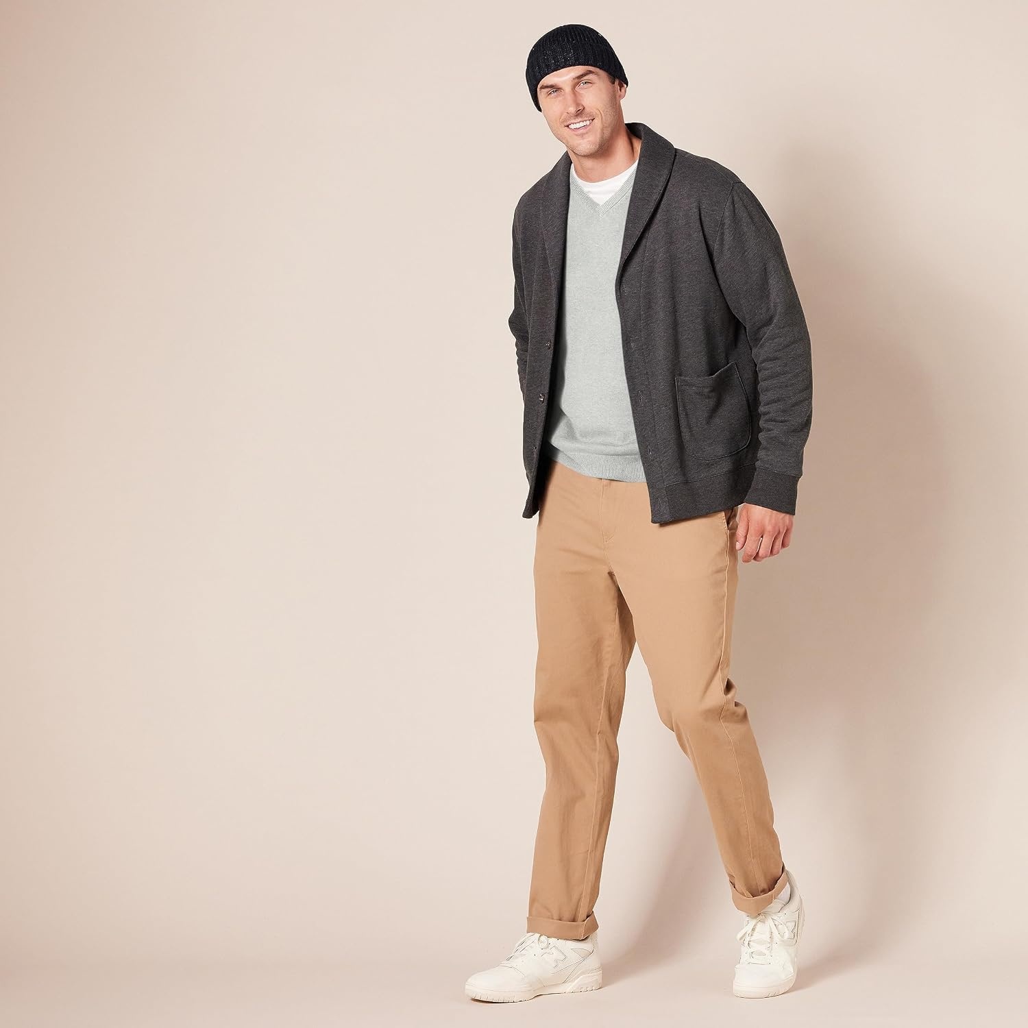 image:imageAmazon Essentials Mens Regular Fit Cotton VNeck Pullover Sweater Available in Big amp TallLight Grey Heather