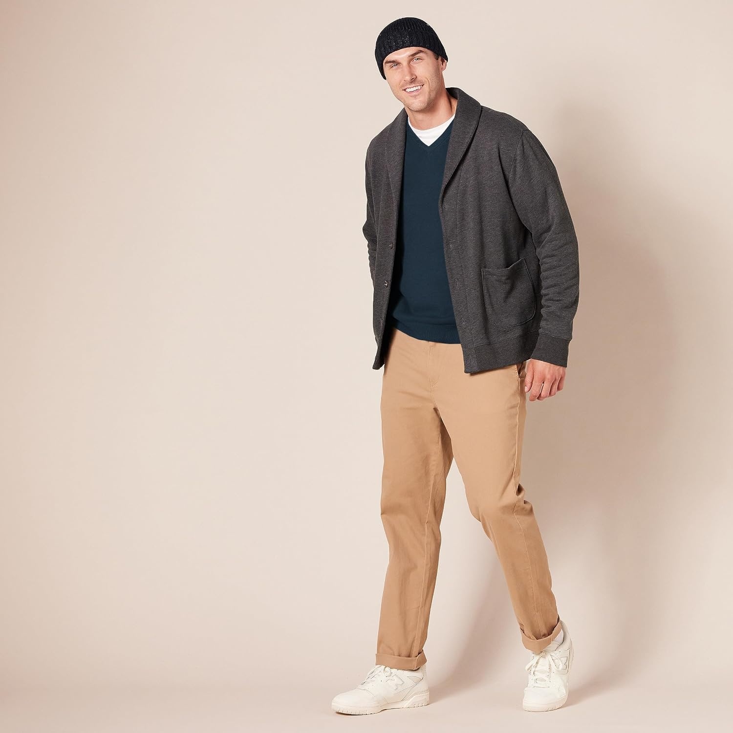 image:imageAmazon Essentials Mens Regular Fit Cotton VNeck Pullover Sweater Available in Big amp TallNavy
