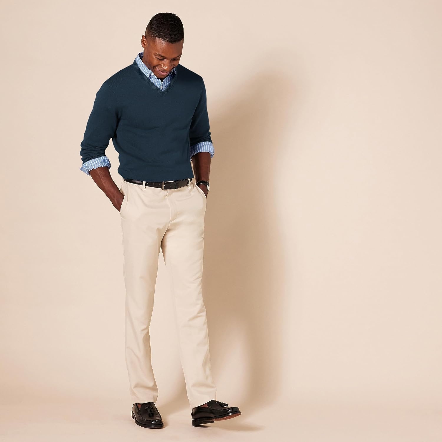 image:imageAmazon Essentials Mens Regular Fit Cotton VNeck Pullover Sweater Available in Big amp TallNavy