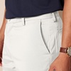 Amazon Essentials Men’s Classic-Fit 9″ Inseam Moisture-Wicking Golf Shorts, Functional Pockets (Available in Big & Tall)(White)