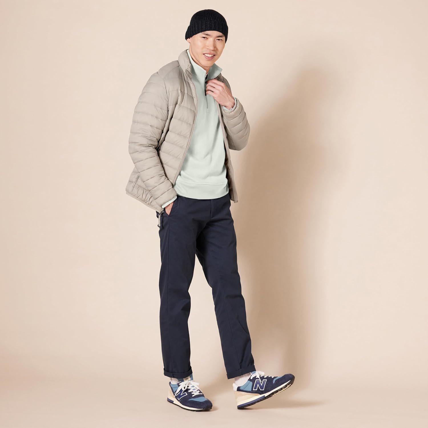image:imageAmazon Essentials Mens LongSleeve QuarterZip Pullover Fleece SweatshirtLight Grey