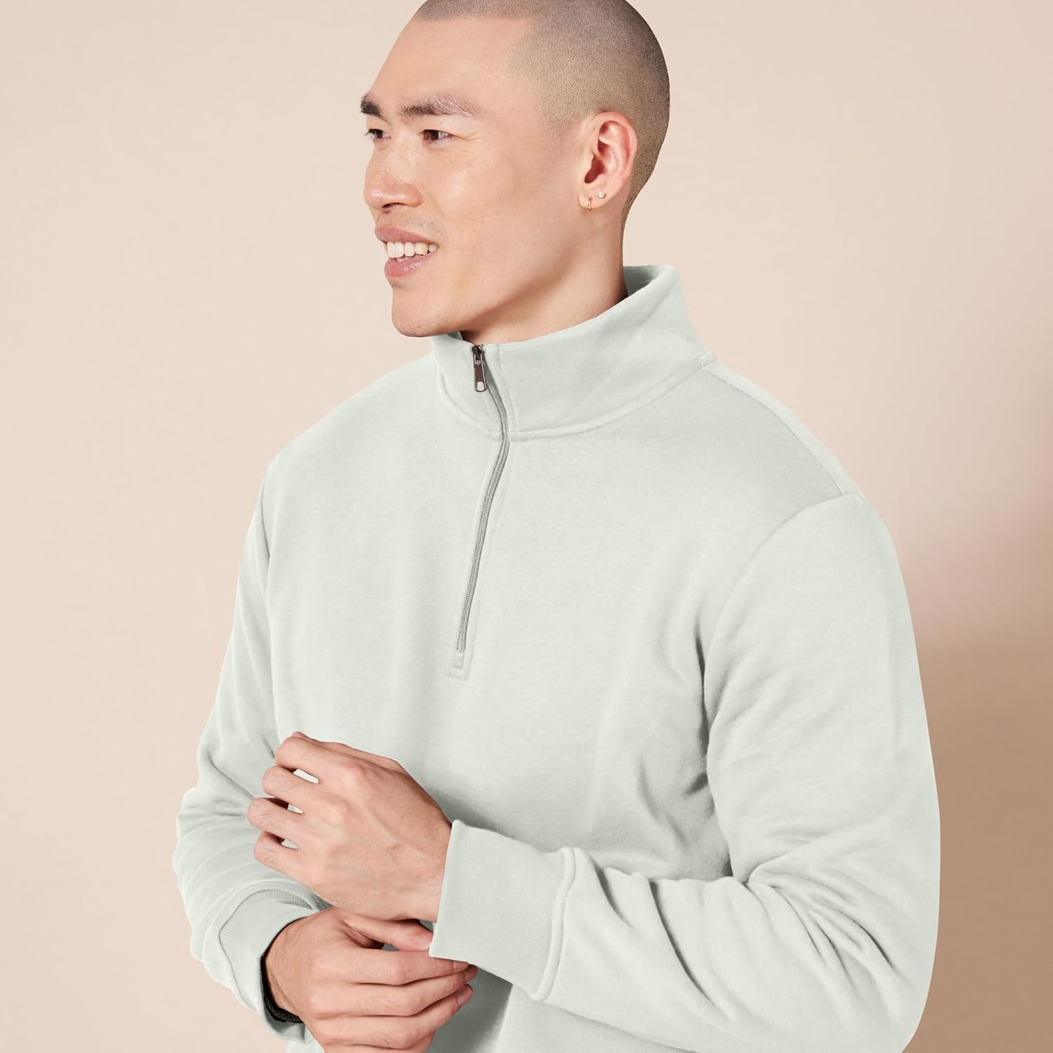 image:imageAmazon Essentials Mens LongSleeve QuarterZip Pullover Fleece SweatshirtLight Grey