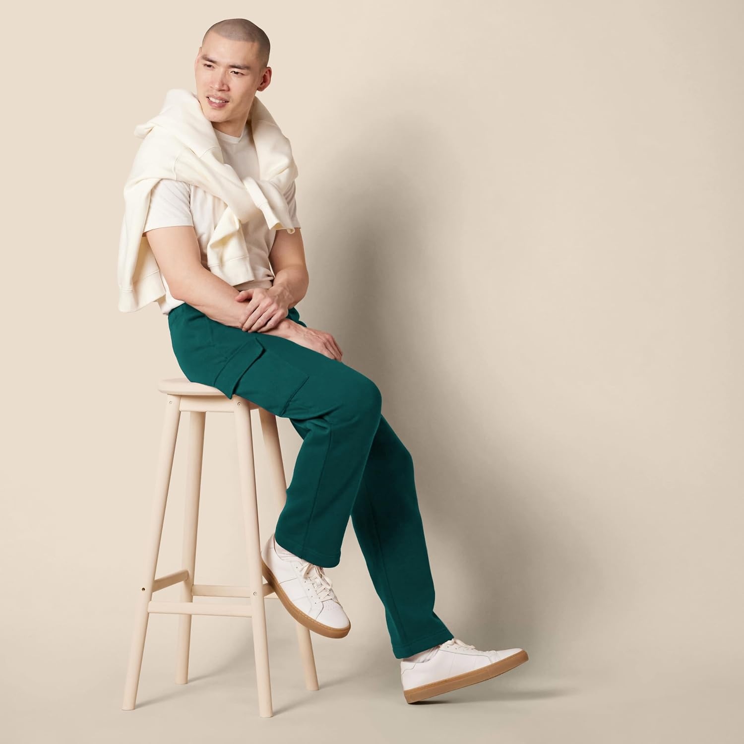 image:imageAmazon Essentials Mens Relaxed Fit Cargo Fleece Sweatpants with Open BottomDark Green