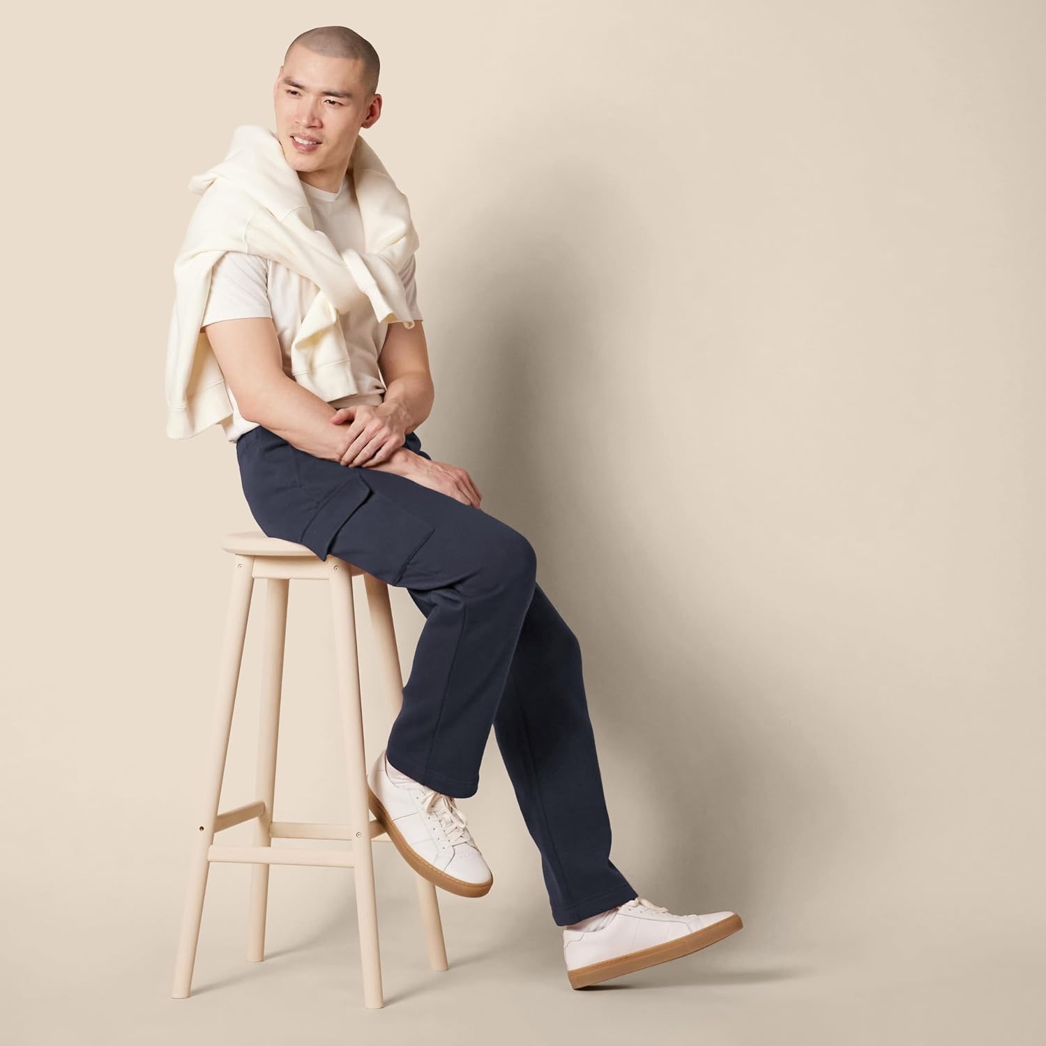 image:imageAmazon Essentials Mens Relaxed Fit Cargo Fleece Sweatpants with Open BottomNavy