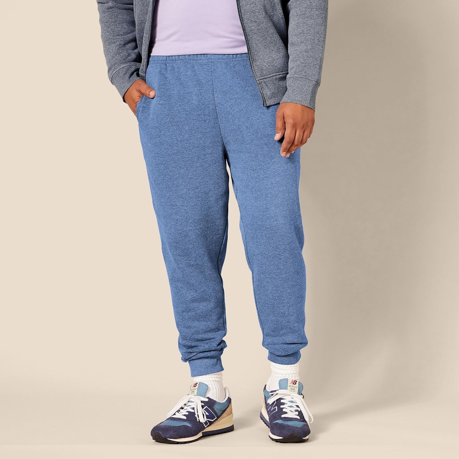 image:imageAmazon Essentials Mens Relaxed Fit Fleece Joggers Sweatpants Drawstring Waist Tapered Leg Ribbed Cuffs Brushed InteriorBlue Heather