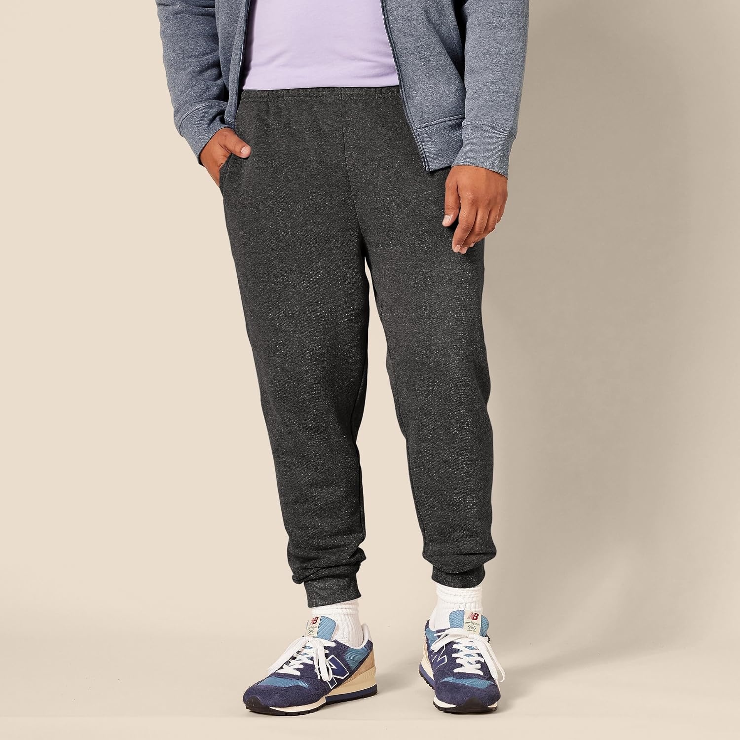 image:imageAmazon Essentials Mens Relaxed Fit Fleece Joggers Sweatpants Drawstring Waist Tapered Leg Ribbed Cuffs Brushed InteriorCharcoal