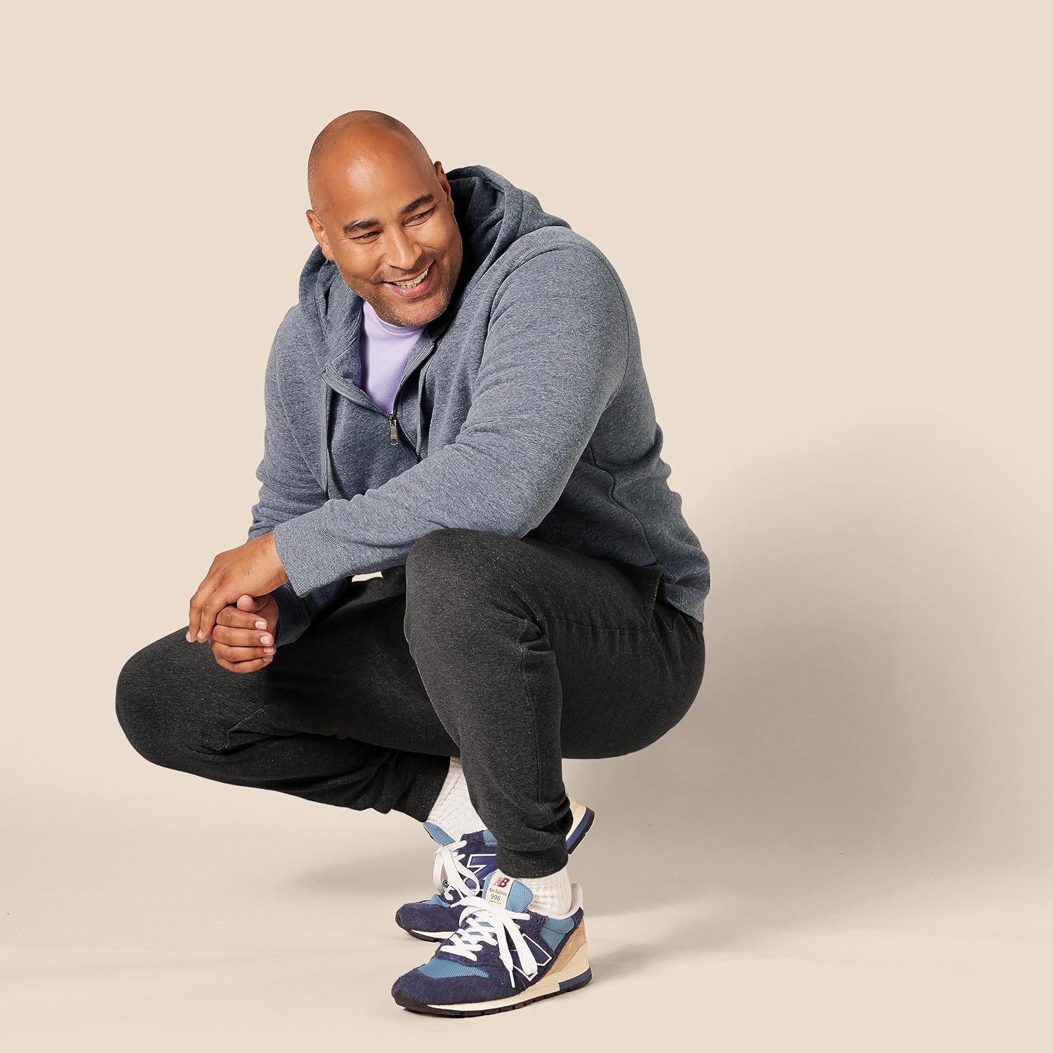 image:imageAmazon Essentials Mens Relaxed Fit Fleece Joggers Sweatpants Drawstring Waist Tapered Leg Ribbed Cuffs Brushed InteriorCharcoal