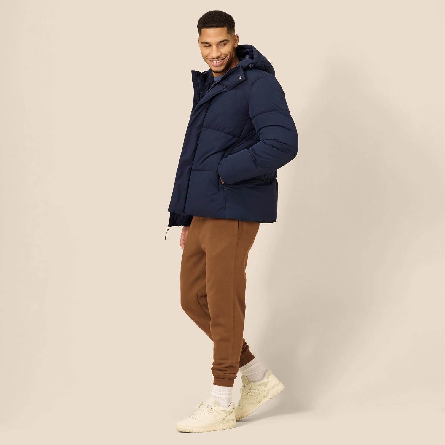 image:imageAmazon Essentials Mens Relaxed Fit Fleece Joggers Sweatpants Drawstring Waist Tapered Leg Ribbed Cuffs Brushed InteriorDark Tan