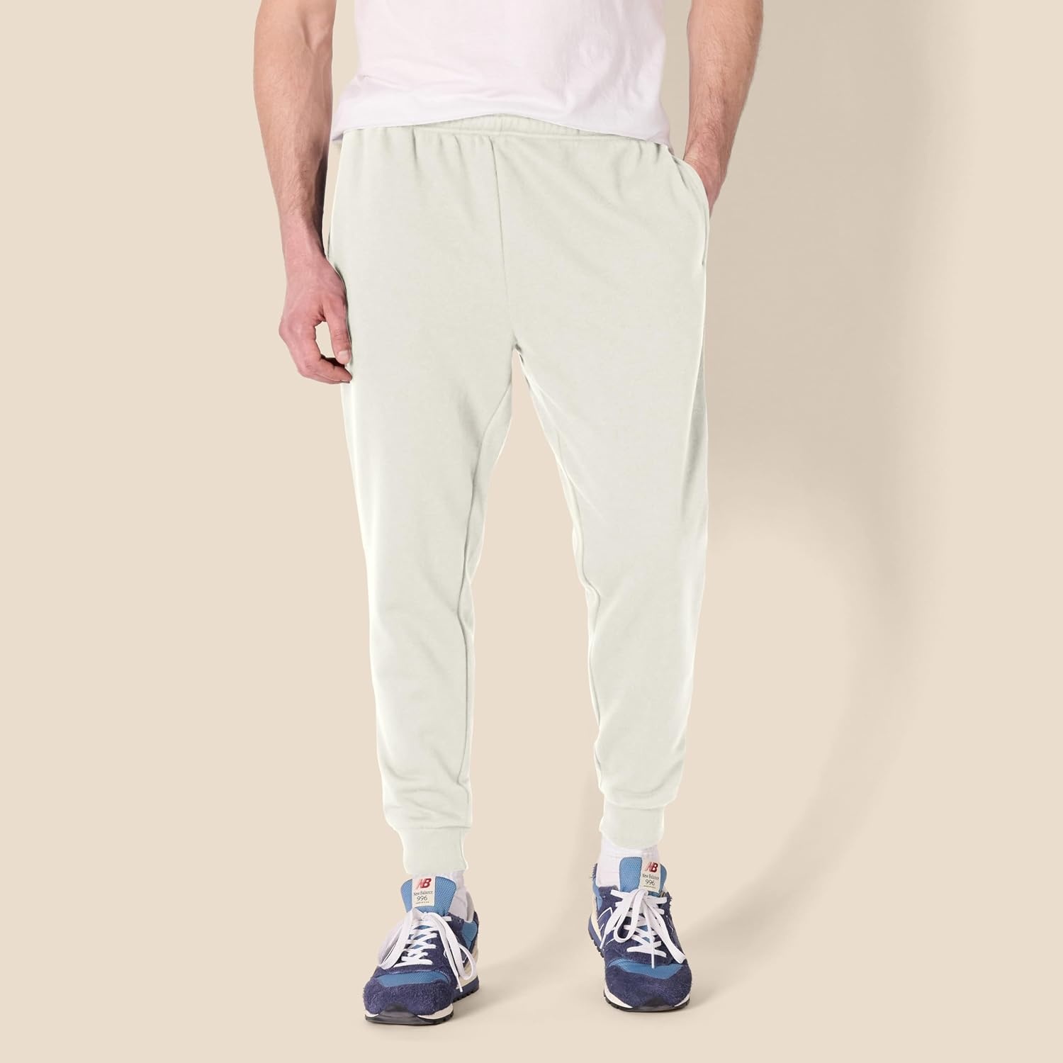 image:imageAmazon Essentials Mens Relaxed Fit Fleece Joggers Sweatpants Drawstring Waist Tapered Leg Ribbed Cuffs Brushed InteriorLight Grey