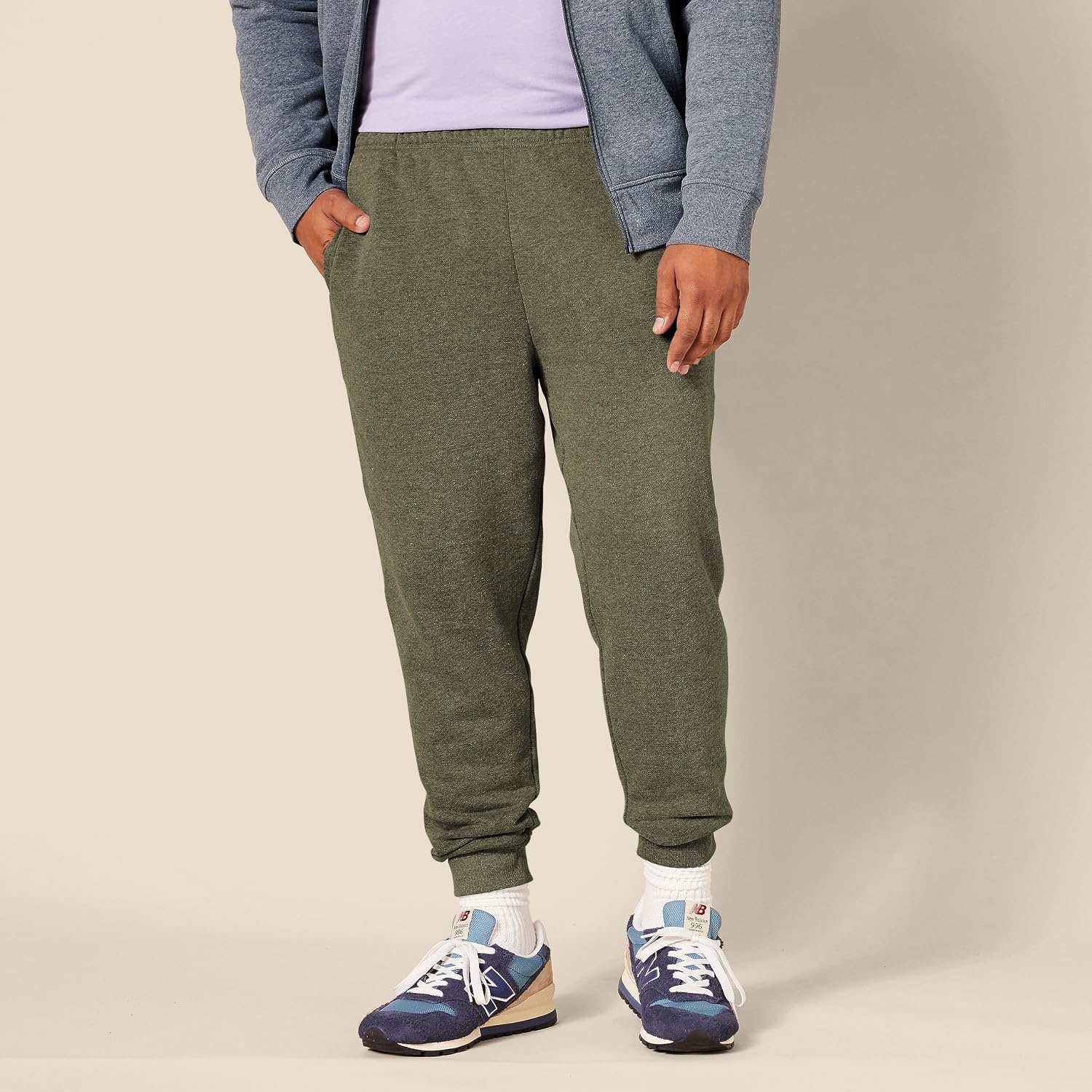 image:imageAmazon Essentials Mens Relaxed Fit Fleece Joggers Sweatpants Drawstring Waist Tapered Leg Ribbed Cuffs Brushed InteriorOlive