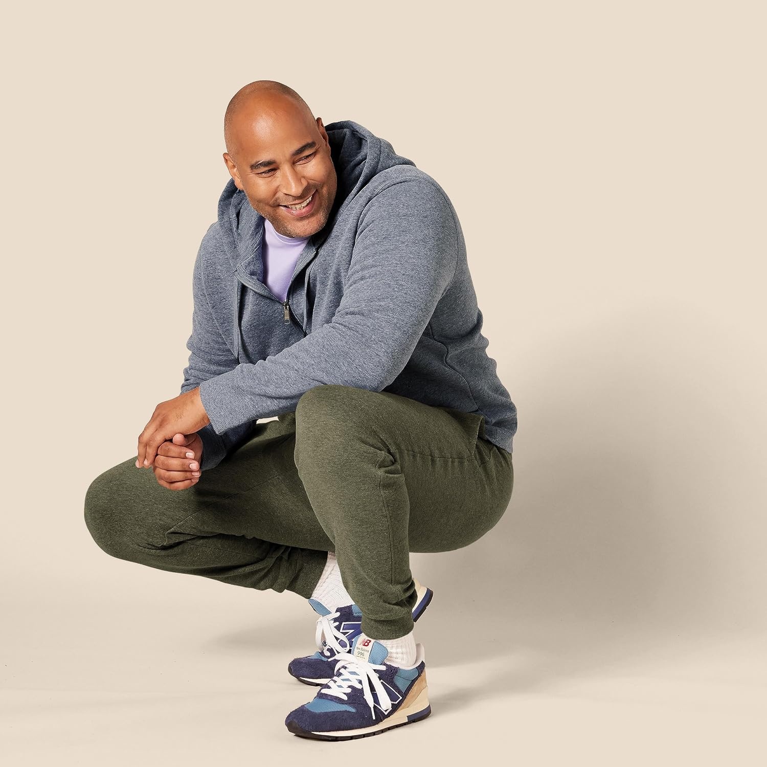 image:imageAmazon Essentials Mens Relaxed Fit Fleece Joggers Sweatpants Drawstring Waist Tapered Leg Ribbed Cuffs Brushed InteriorOlive