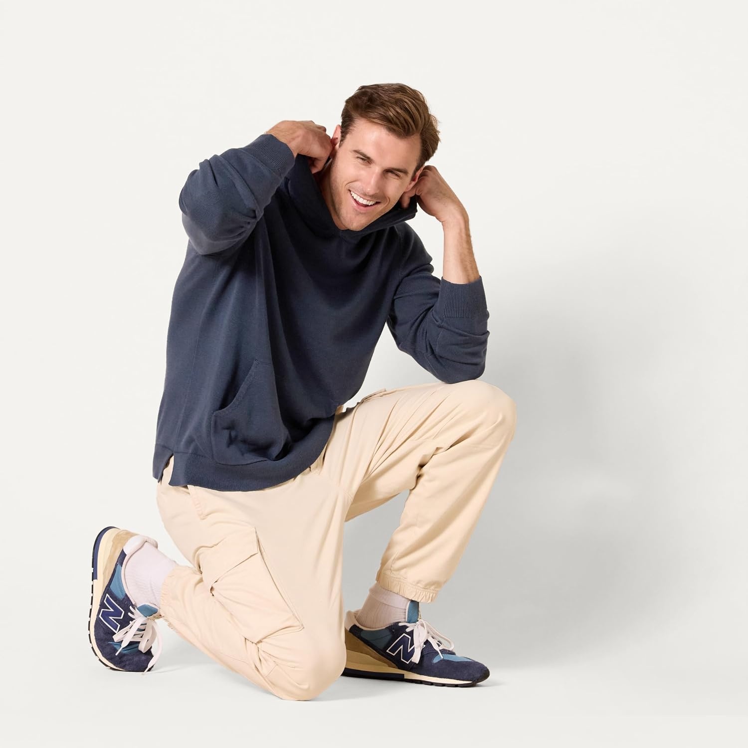 image:imageAmazon Essentials Mens RelaxedFit Hoodie SweaterNavy
