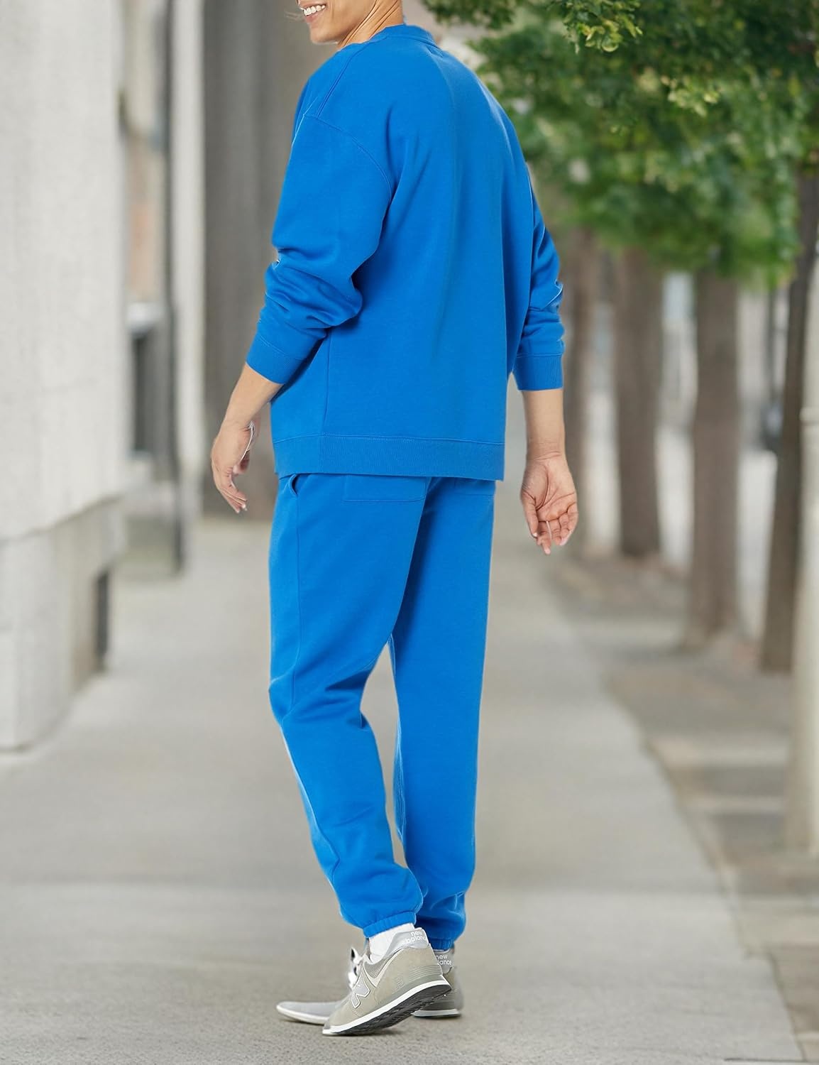 image:imageAmazon Essentials Mens RelaxedFit Sweatpants with Drawstring Waist ClosedBottomBright Blue