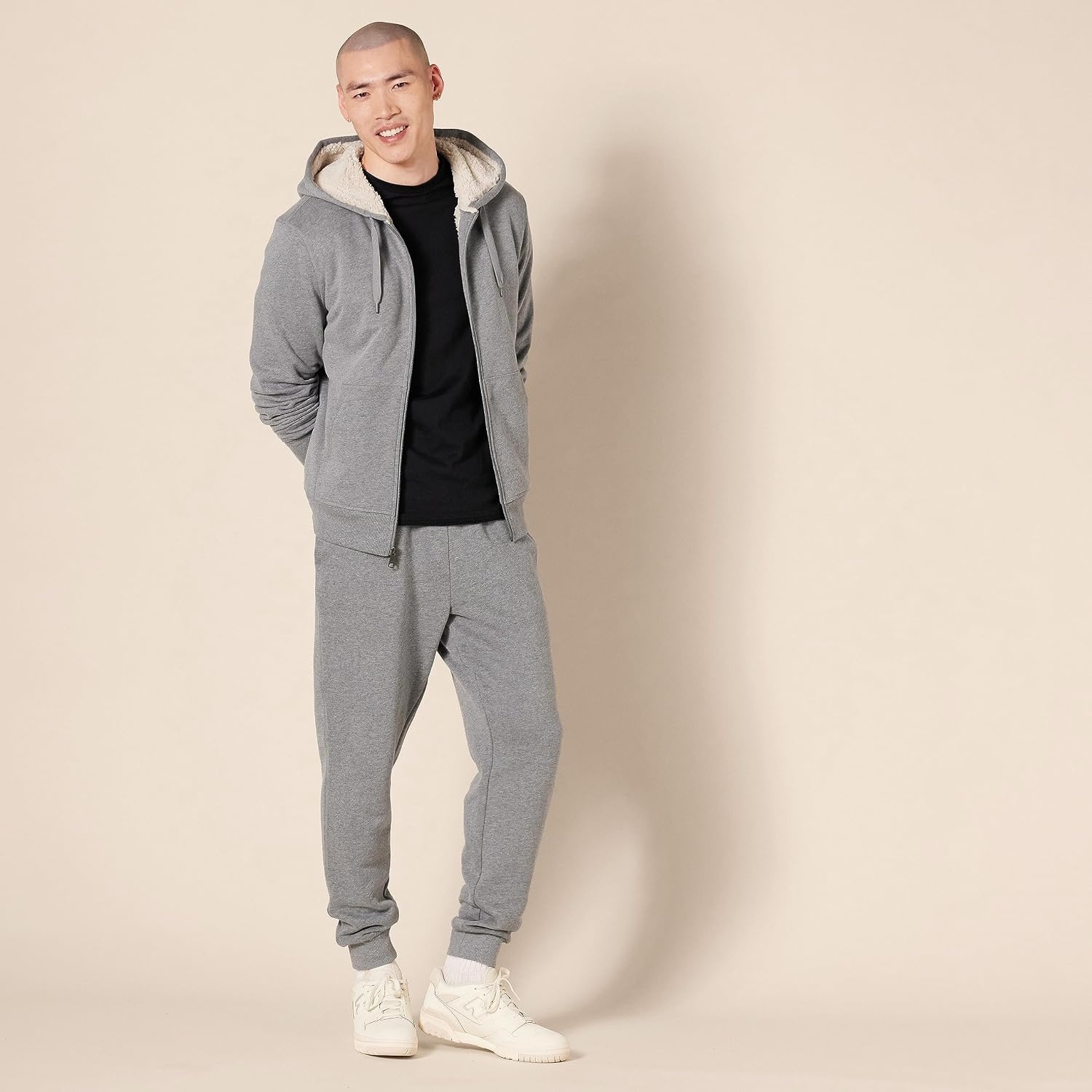 image:imageAmazon Essentials Mens SherpaLined FullZip Fleece Hoodie SweatshirtLight Grey Heather