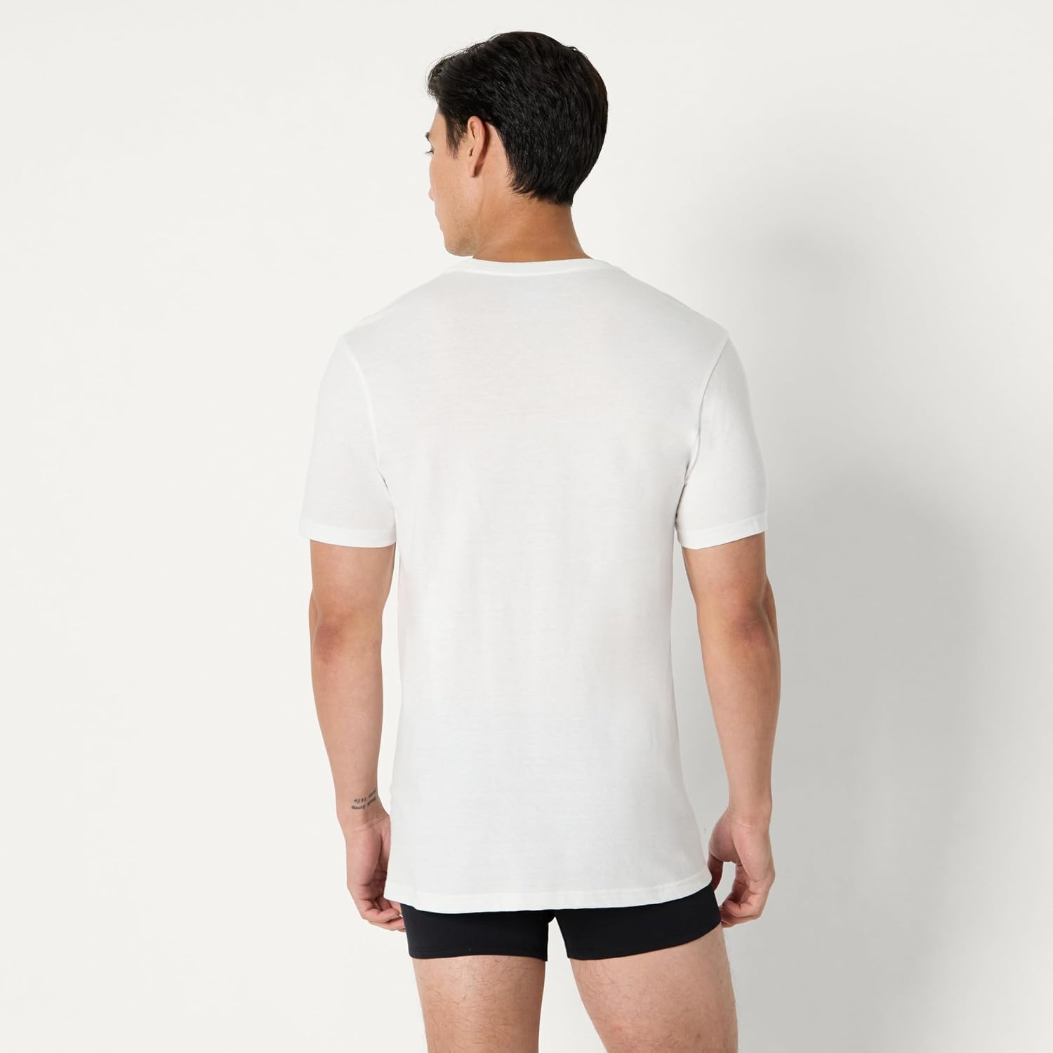 image:imageAmazon Essentials Mens Slim Fit Crewneck Undershirts Pack of 6BlackWhite