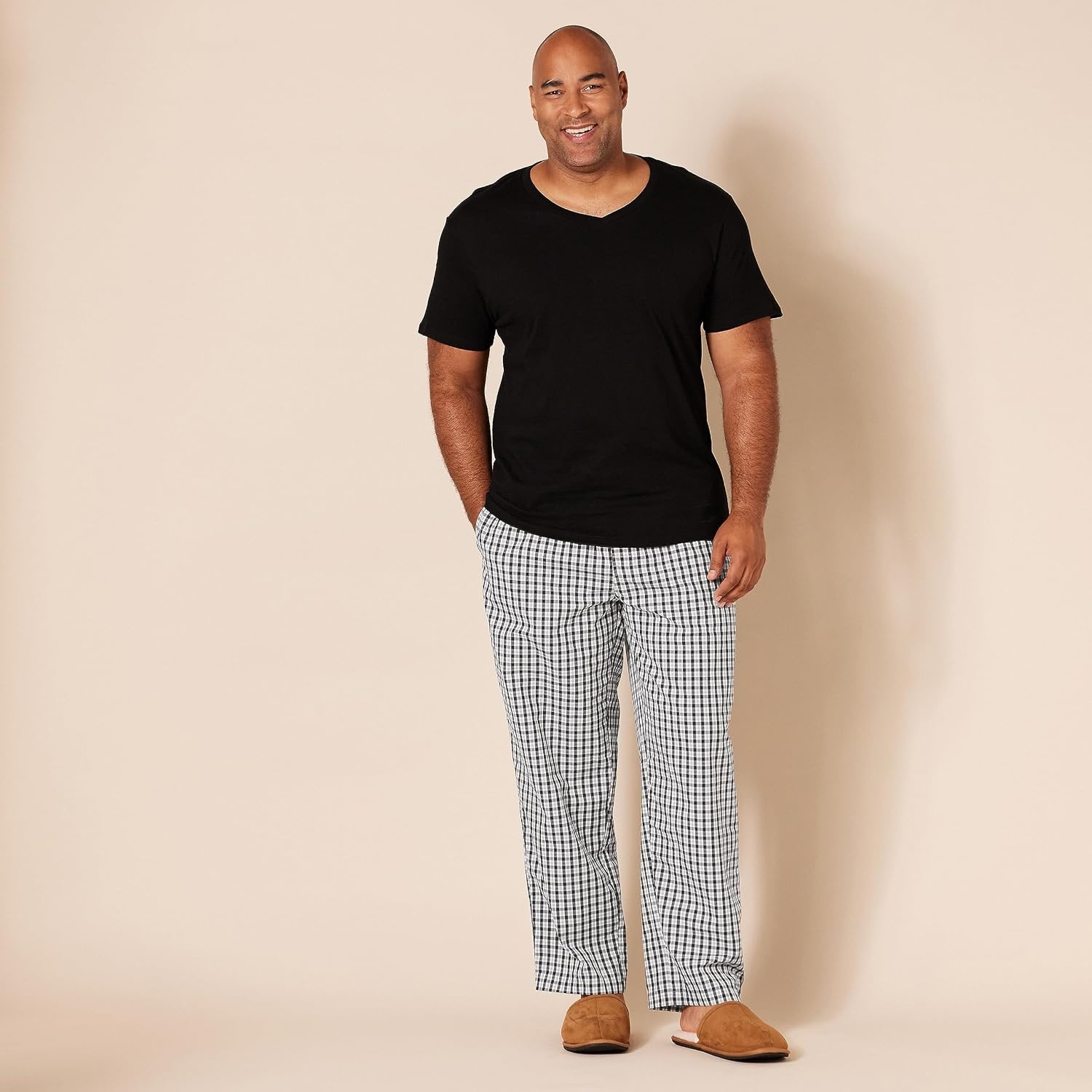 image:imageAmazon Essentials Mens Cotton Poplin StraightFit Pajama Pants with Pockets Elastic Waist DrawstringBlack Grey Plaid