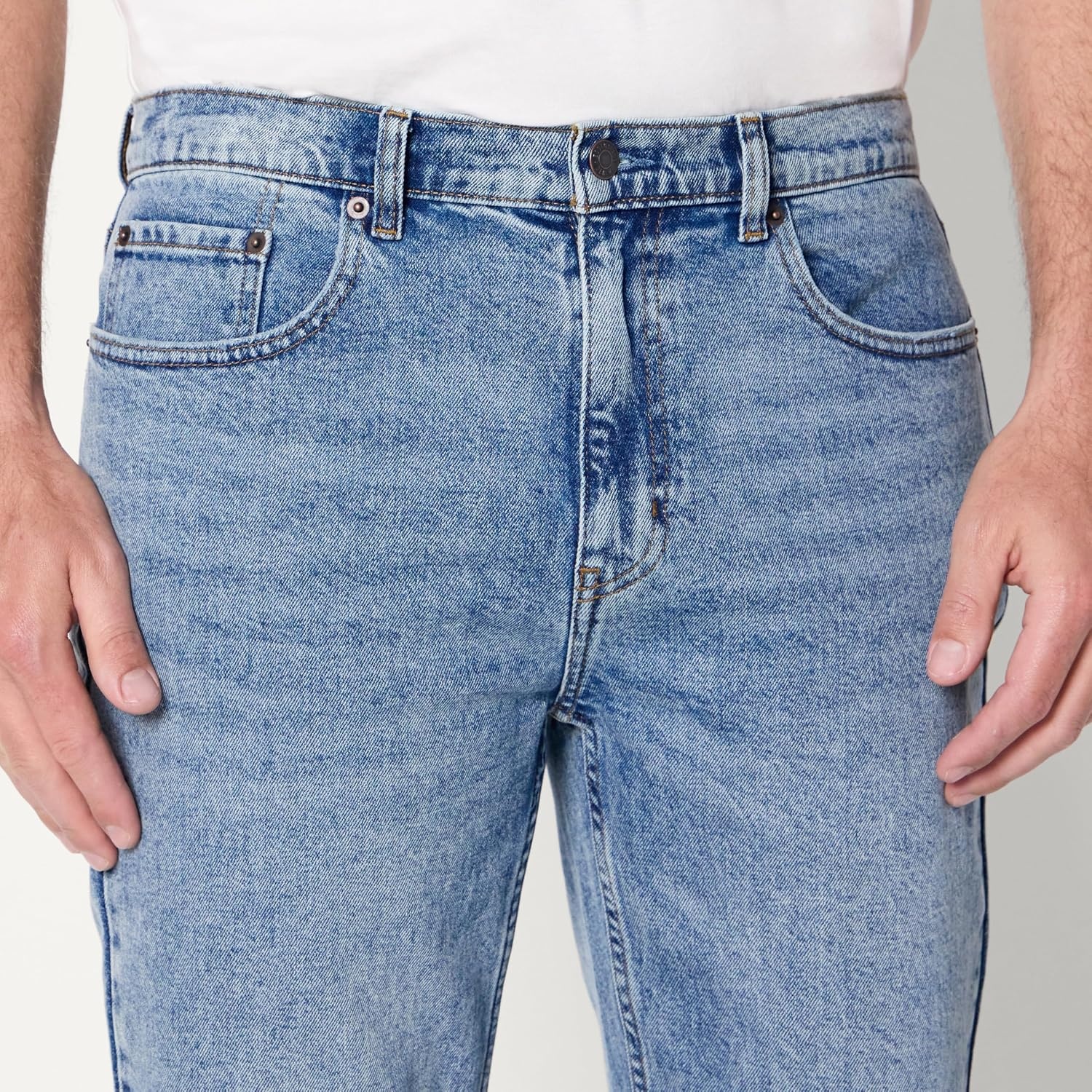 image:imageAmazon Essentials Mens Low Stretch StraightFit JeansTinted Light Wash