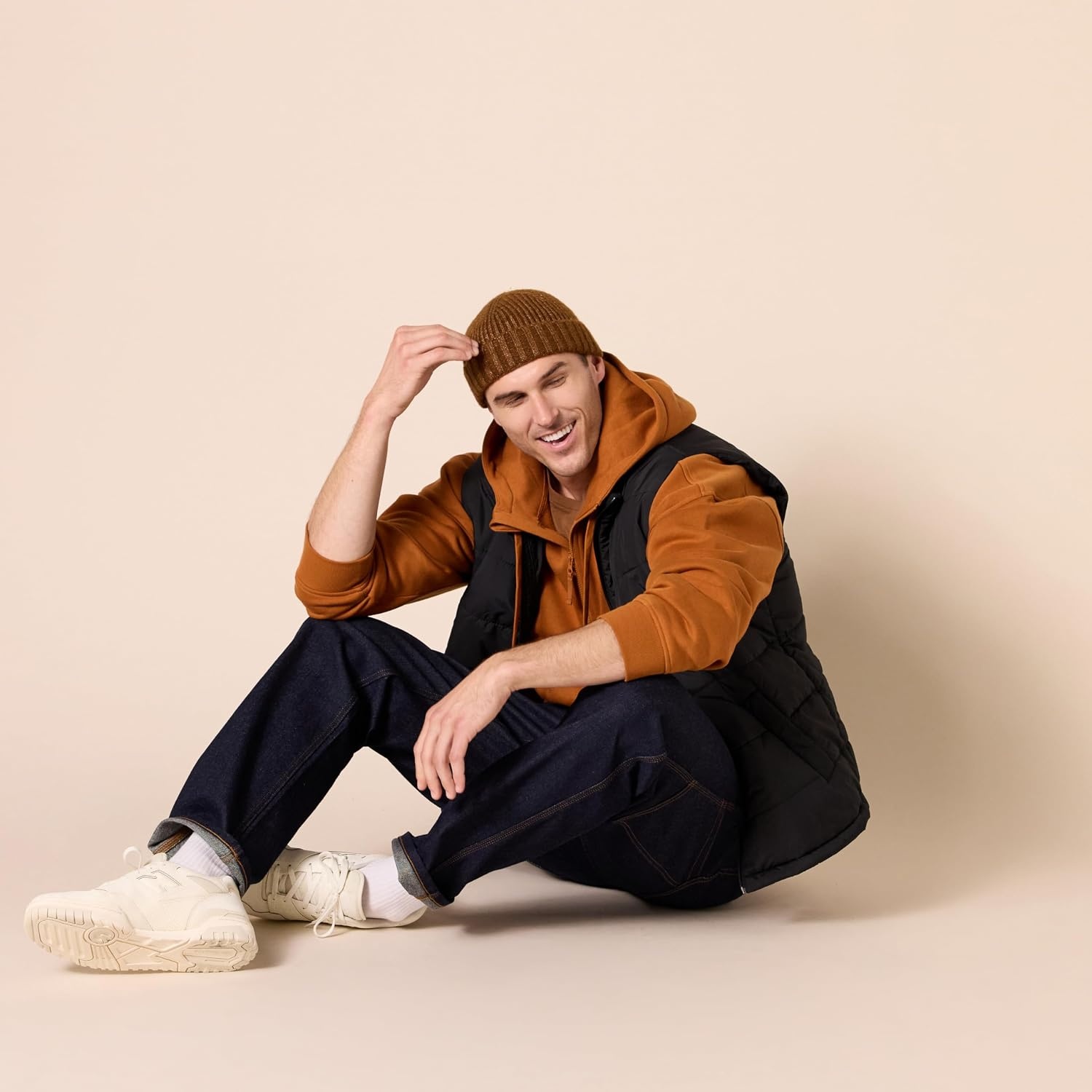 image:imageAmazon Essentials Mens RelaxedFit Workwear Carpenter Jean with Comfort StretchDark Wash