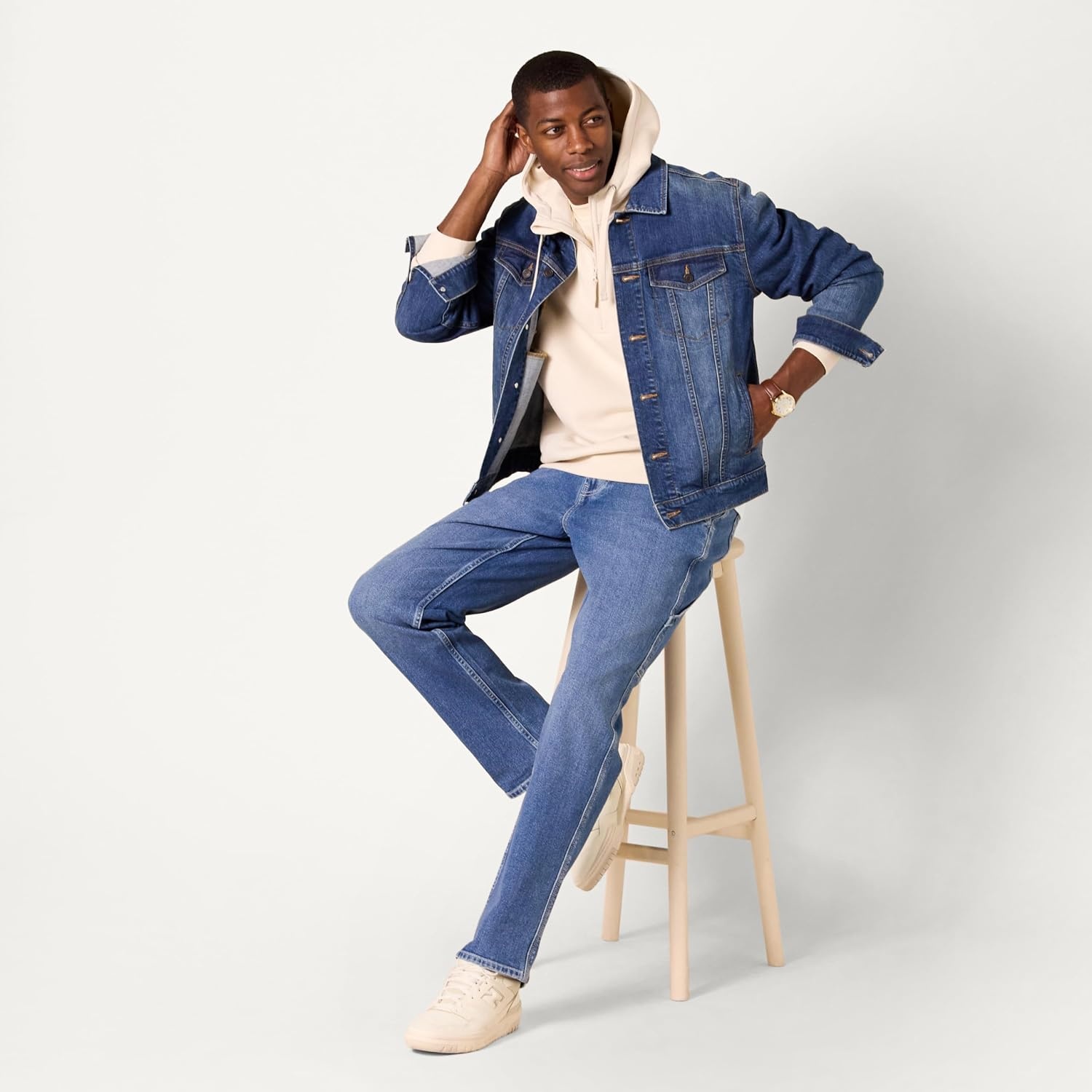 image:imageAmazon Essentials Mens RelaxedFit Workwear Carpenter Jean with Comfort StretchMedium Wash