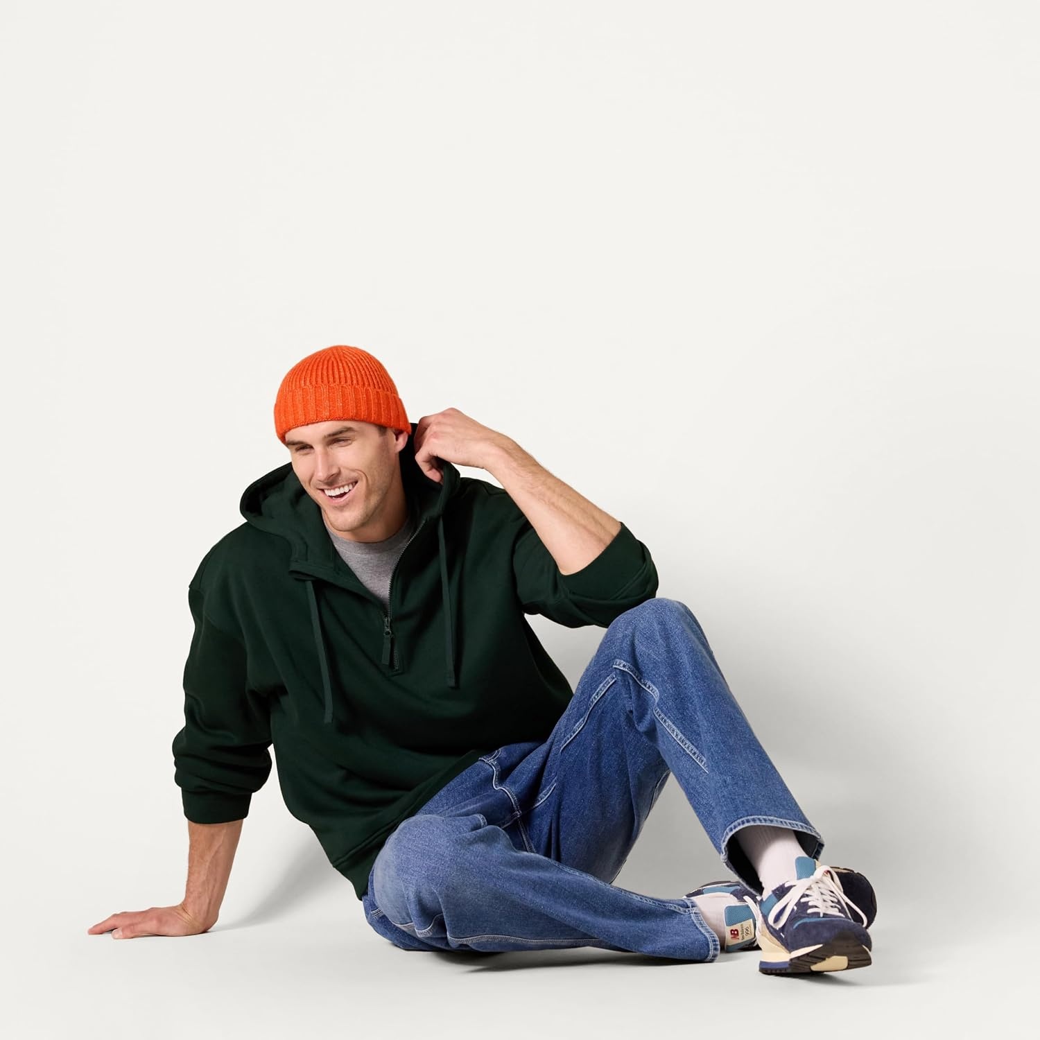 image:imageAmazon Essentials Mens RelaxedFit Workwear Carpenter Jean with Comfort StretchMedium Wash