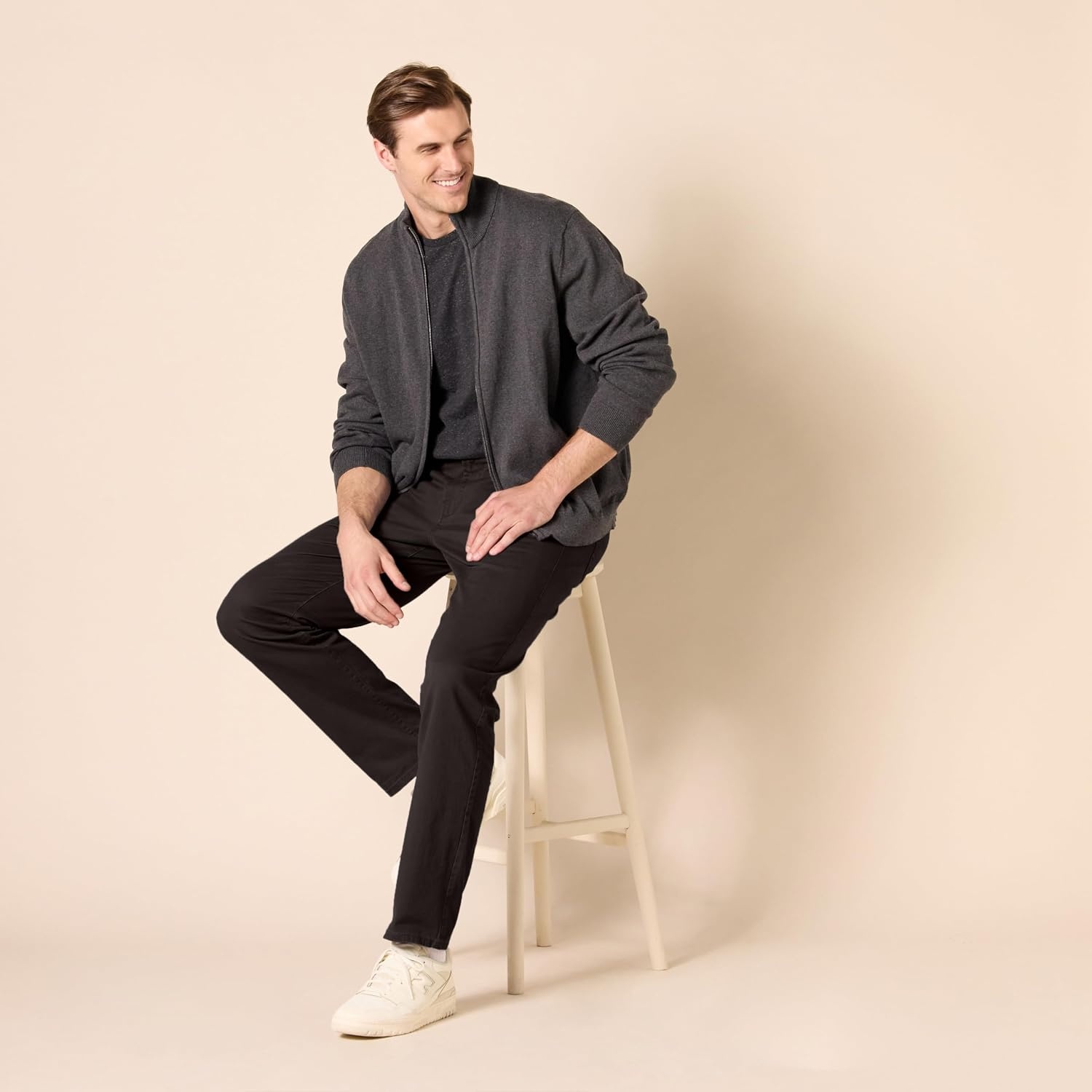 image:imageAmazon Essentials Mens SkinnyFit 5Pocket Stretch Twill Chino PantsGrey