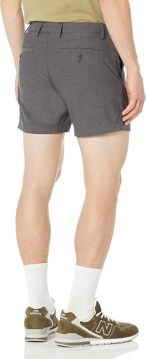 image:imageAmazon Essentials Mens SlimFit 5 Lightweight Comfort Stretch Oxford Cotton ShortsGrey