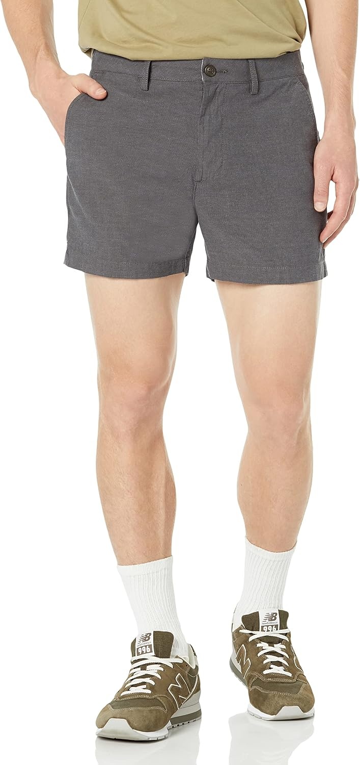 image:imageAmazon Essentials Mens SlimFit 5 Lightweight Comfort Stretch Oxford Cotton ShortsGrey