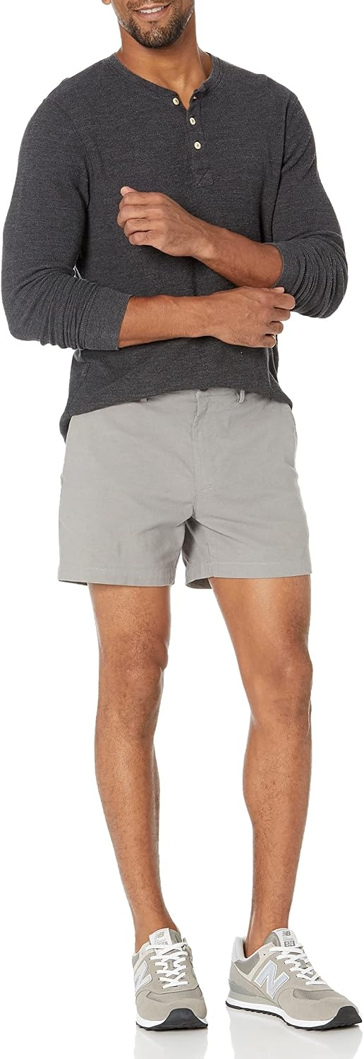 image:imageAmazon Essentials Mens SlimFit 5 Lightweight Comfort Stretch Oxford Cotton ShortsMetallic Silver