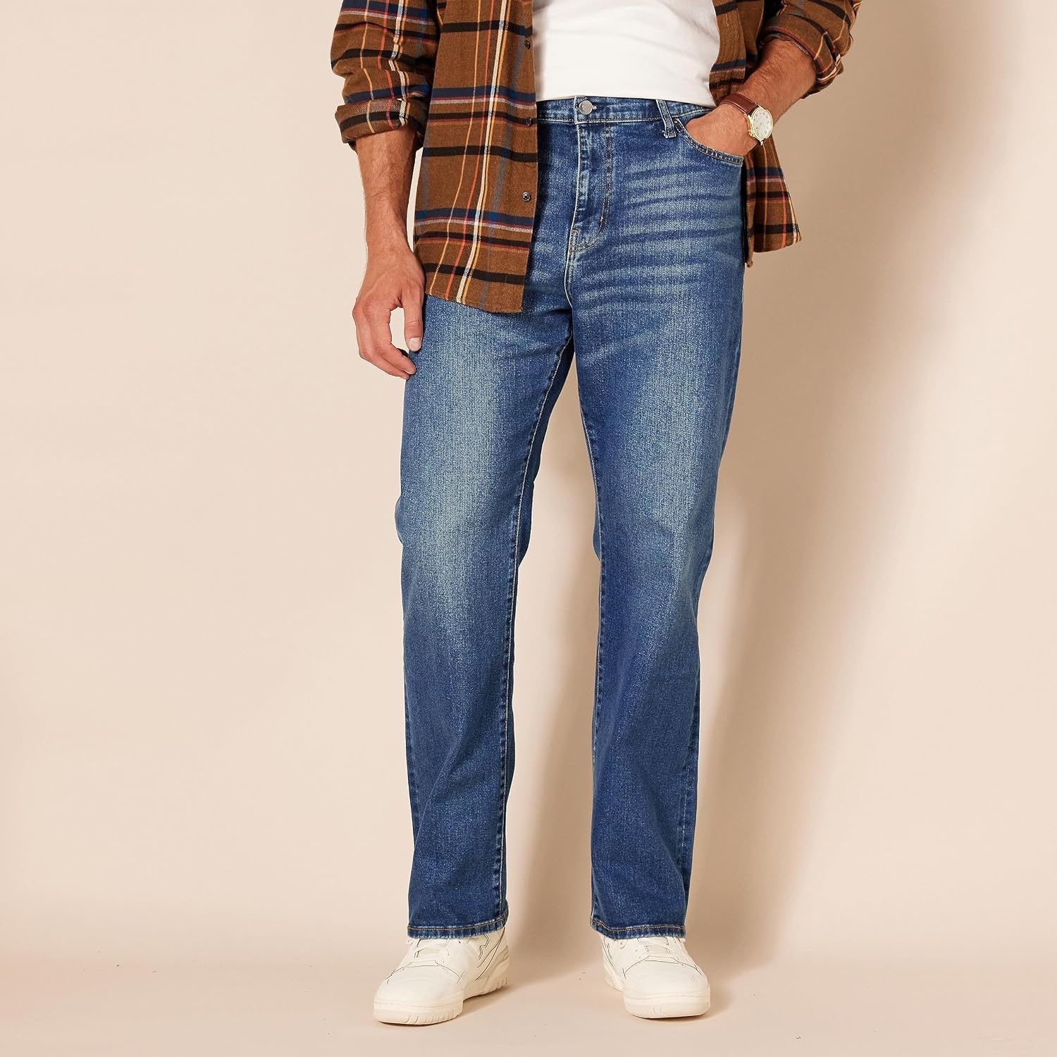 image:imageAmazon Essentials Mens StraightFit Stretch JeanMedium Wash