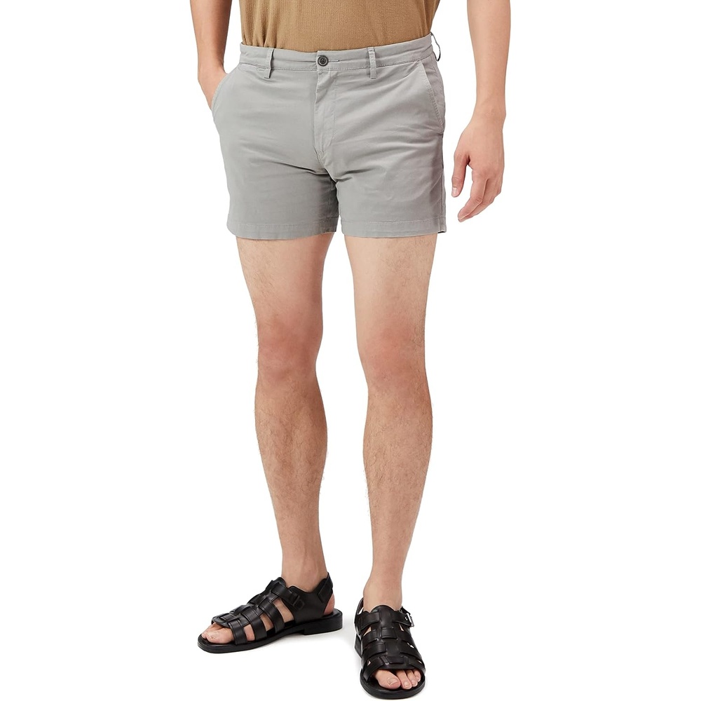 image:imageAmazon Essentials Mens SlimFit 5 Lightweight Comfort Stretch Oxford Cotton ShortsLight Grey