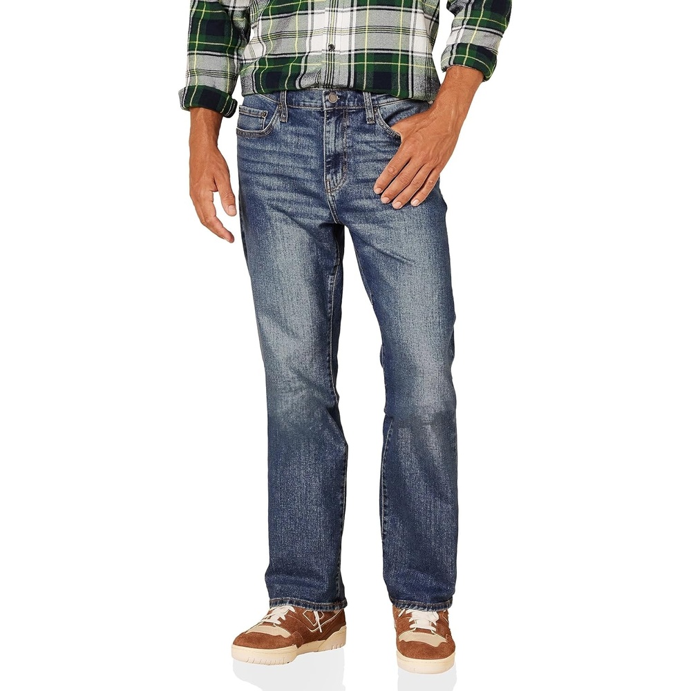 image:imageAmazon Essentials Mens StraightFit Stretch JeanMedium Wash