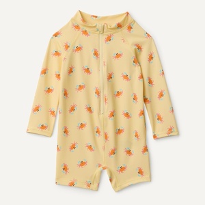 Amazon Essentials Unisex Babies’ Long-Sleeve One-Piece Rashguard(Light Yellow Crabs)