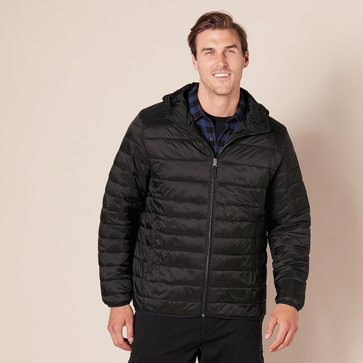 image:imageAmazon Essentials Mens Lightweight WaterResistant Packable Hooded Puffer JacketBlack