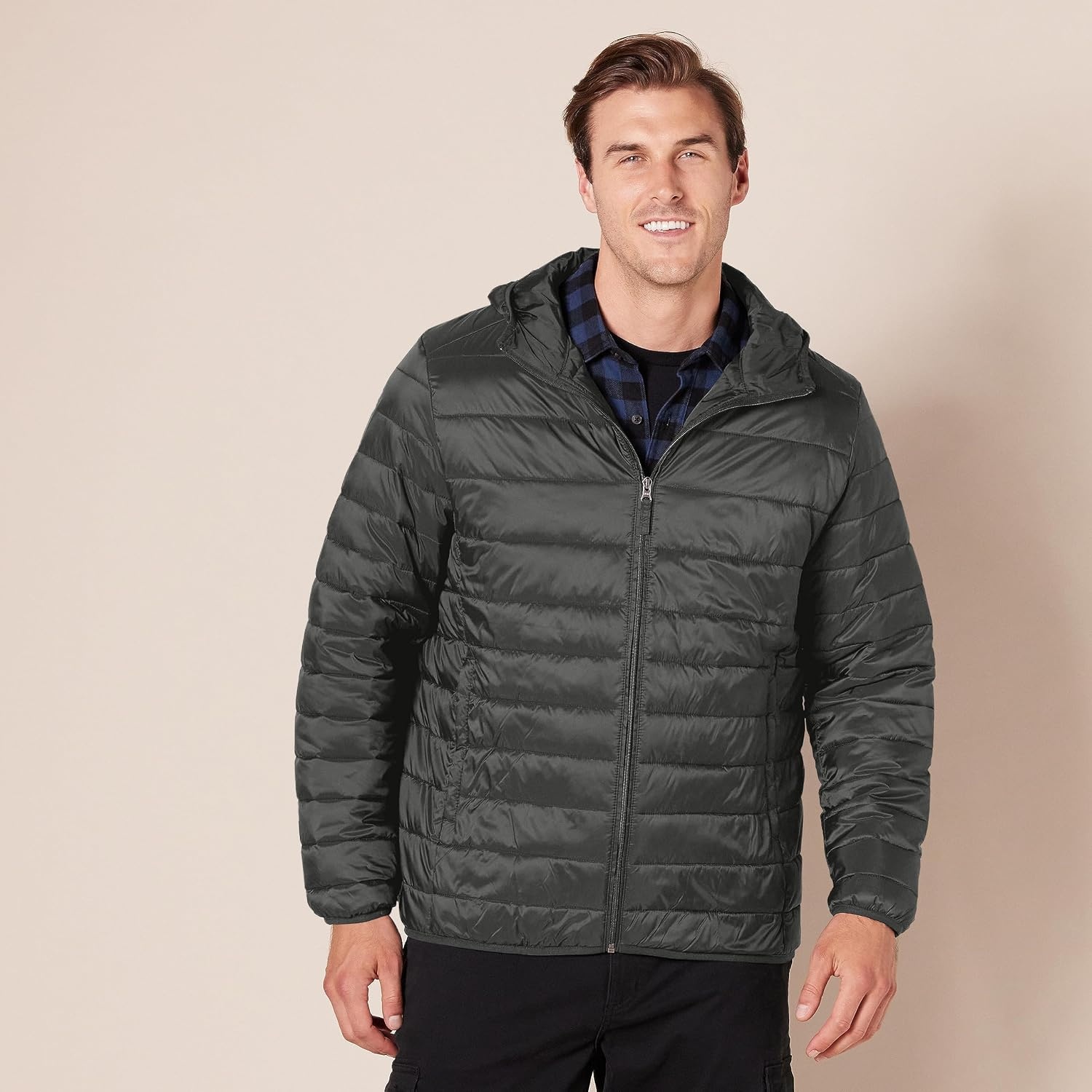 image:imageAmazon Essentials Mens Lightweight WaterResistant Packable Hooded Puffer JacketDark Grey