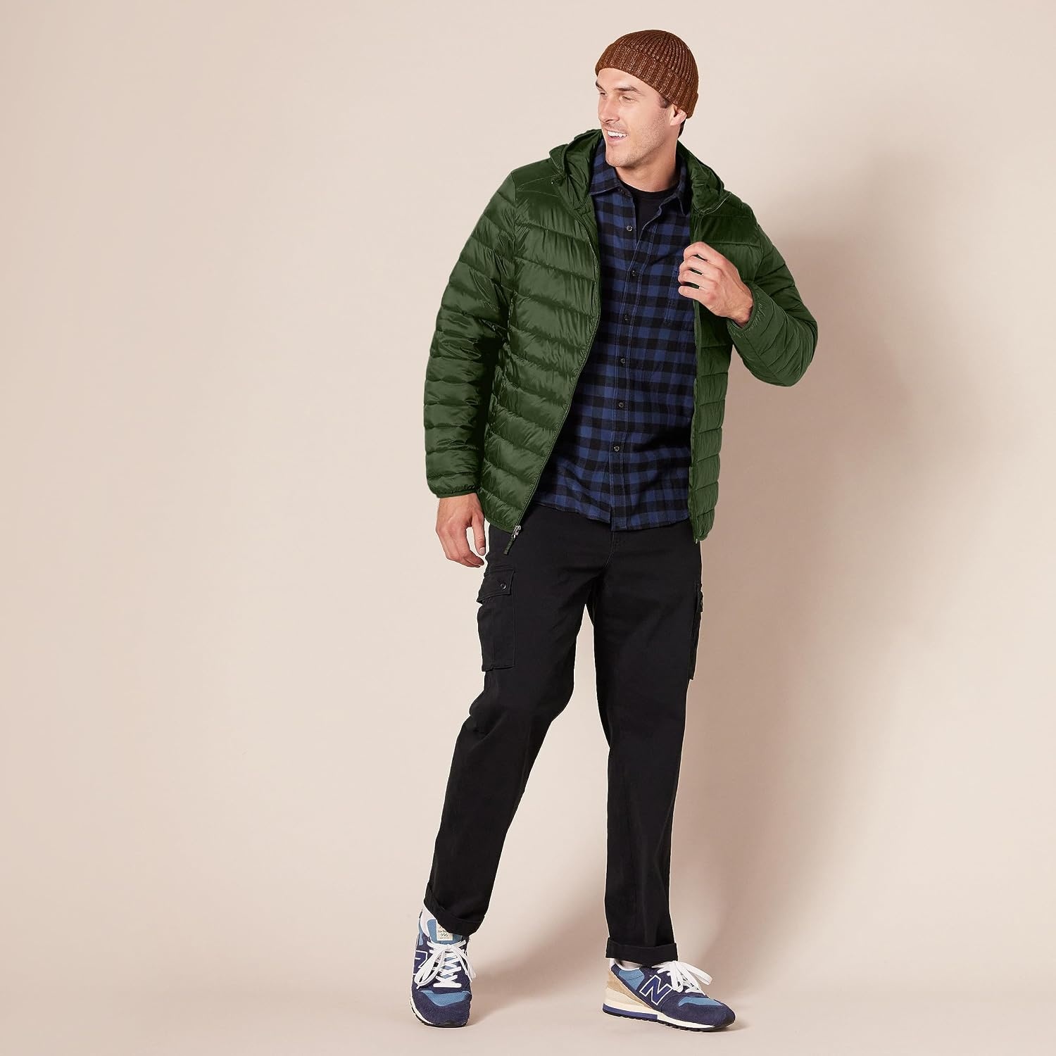 image:imageAmazon Essentials Mens Lightweight WaterResistant Packable Hooded Puffer JacketDark Olive