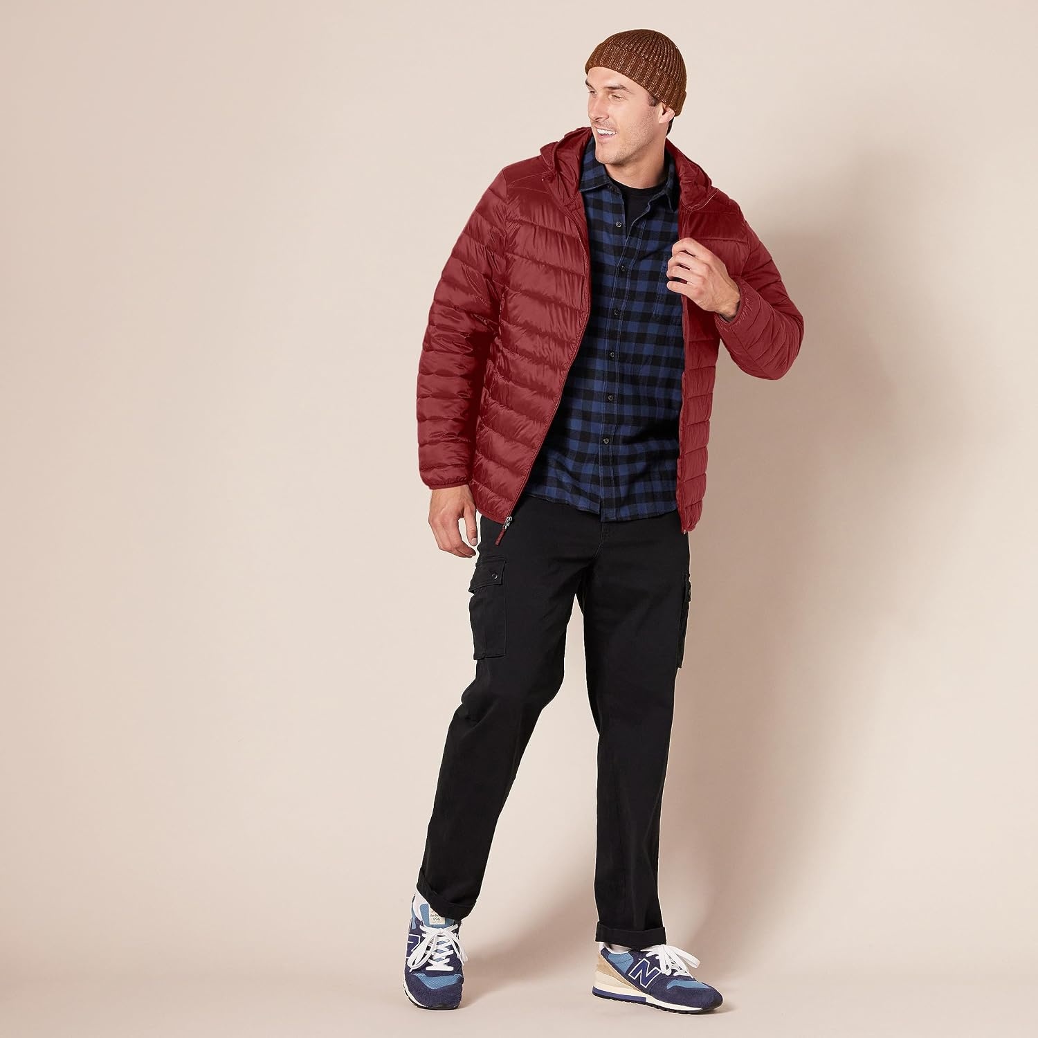 image:imageAmazon Essentials Mens Lightweight WaterResistant Packable Hooded Puffer JacketDark Red