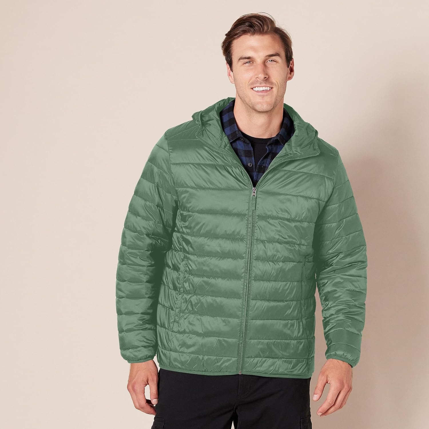image:imageAmazon Essentials Mens Lightweight WaterResistant Packable Hooded Puffer JacketGreen