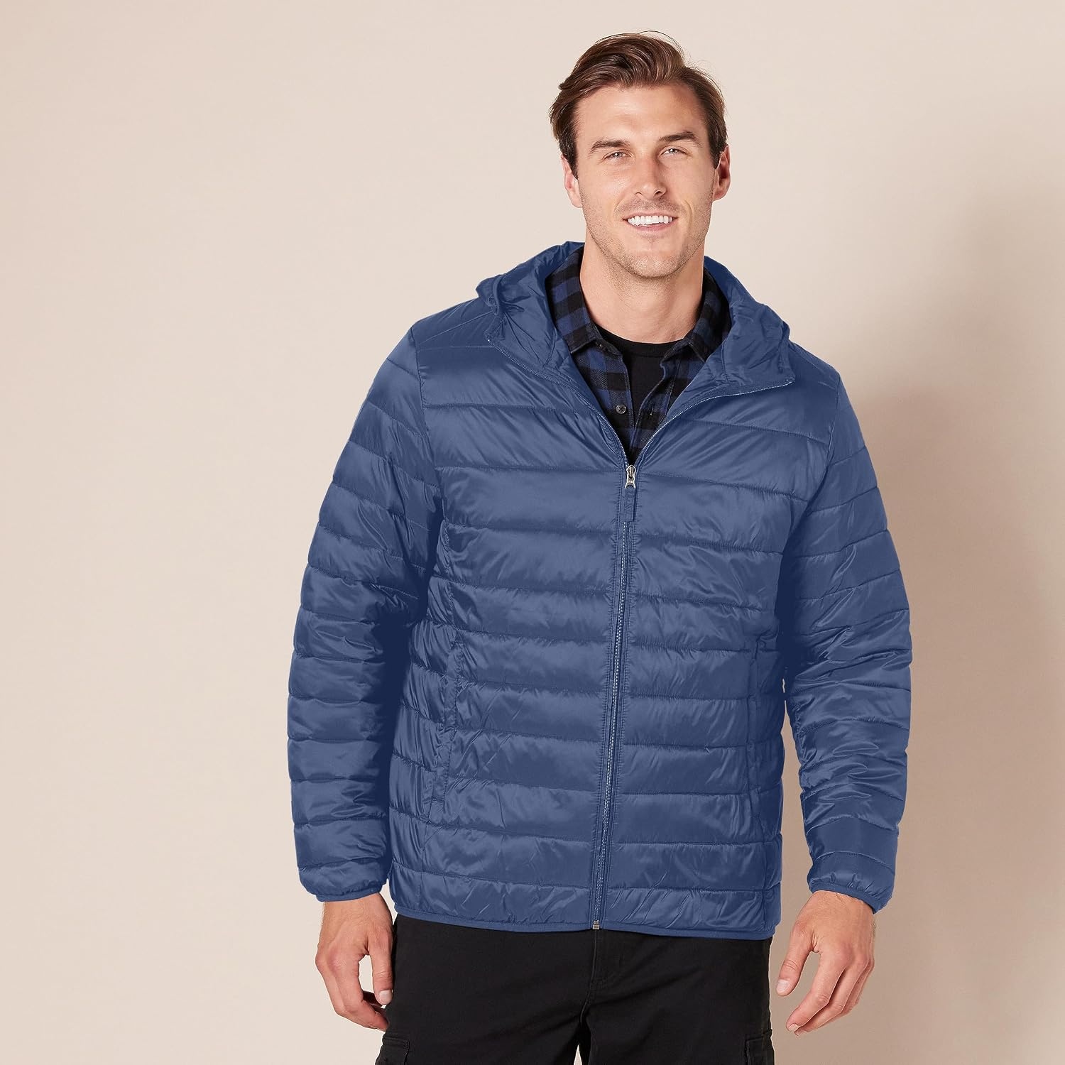 image:imageAmazon Essentials Mens Lightweight WaterResistant Packable Hooded Puffer JacketIndigo