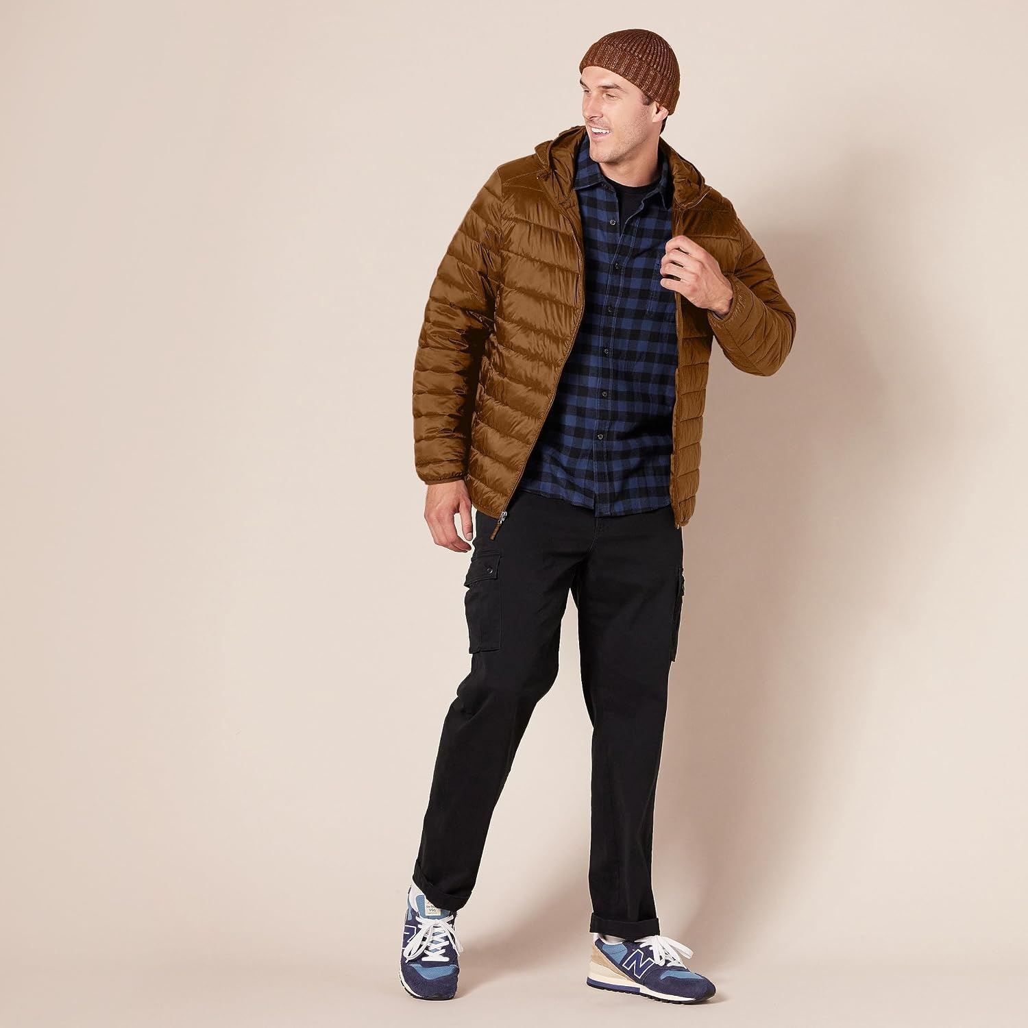 image:imageAmazon Essentials Mens Lightweight WaterResistant Packable Hooded Puffer JacketLight Brown