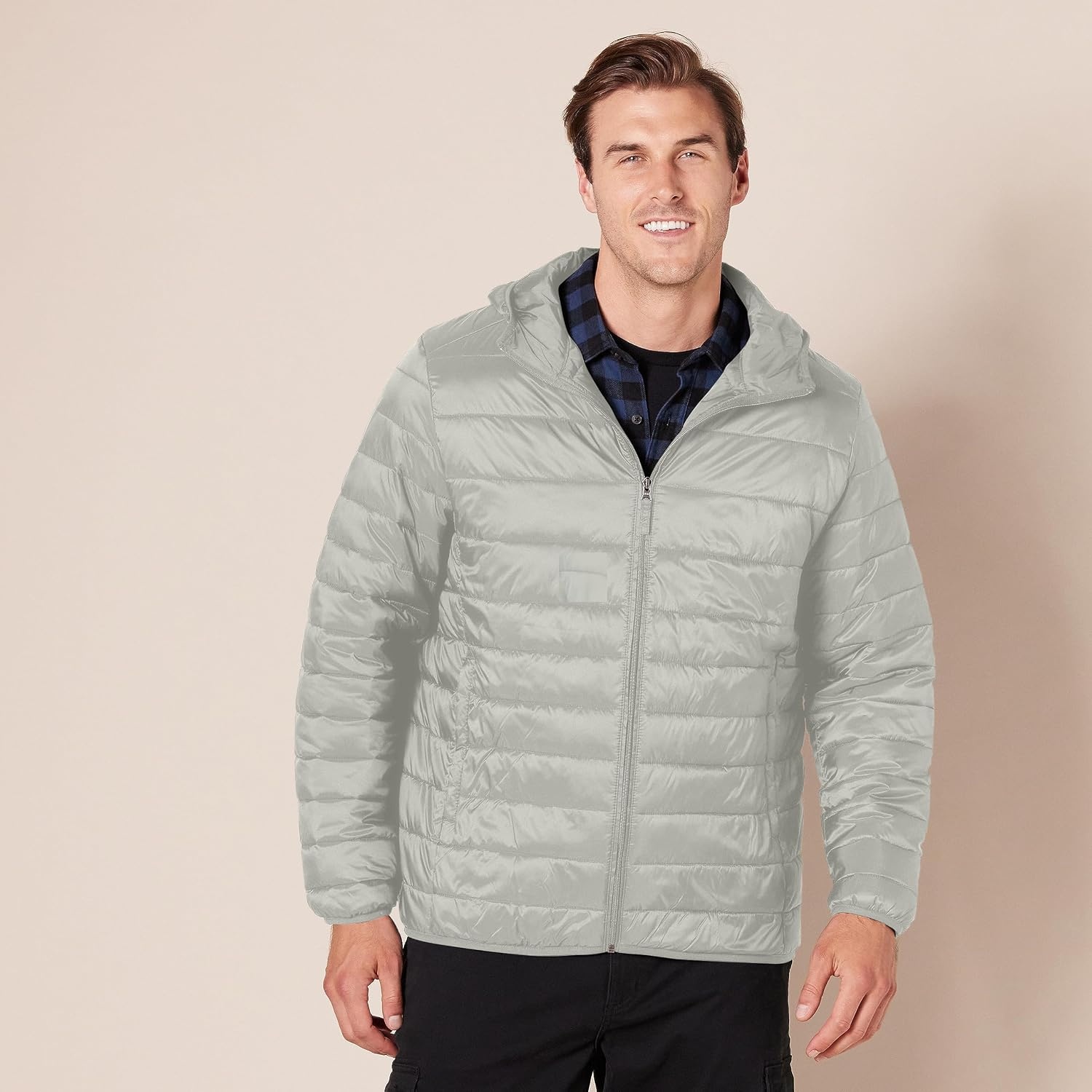 image:imageAmazon Essentials Mens Lightweight WaterResistant Packable Hooded Puffer JacketLight Grey