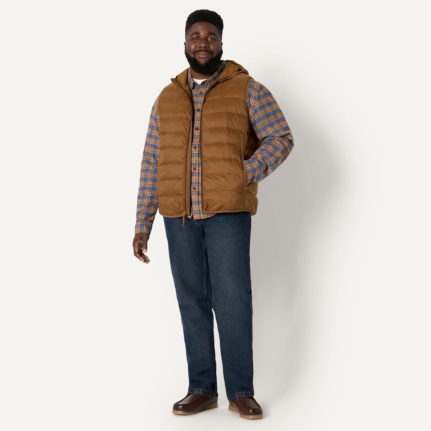 image:imageAmazon Essentials Mens RegularFit Lightweight WaterResistant Hooded Puffer VestBrown