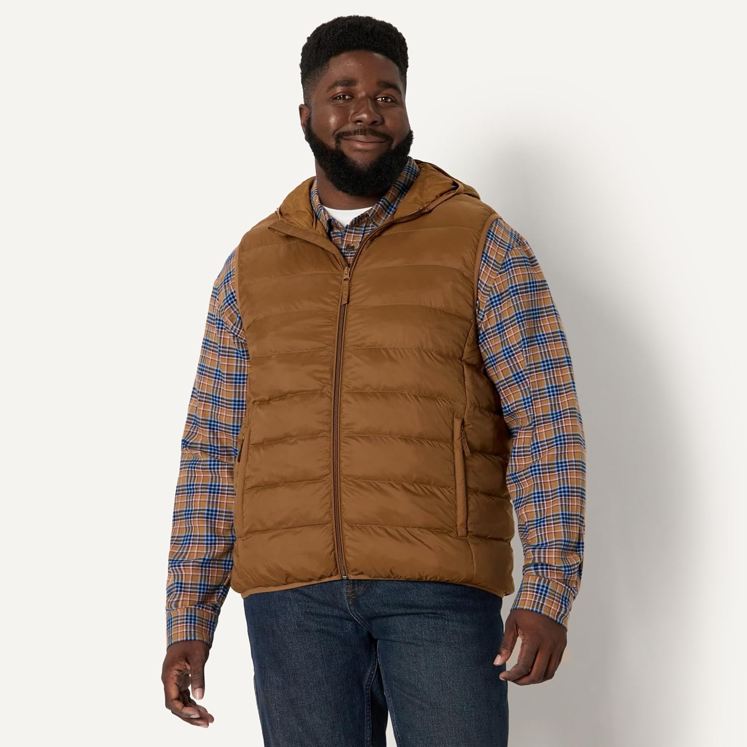 image:imageAmazon Essentials Mens RegularFit Lightweight WaterResistant Hooded Puffer VestBrown