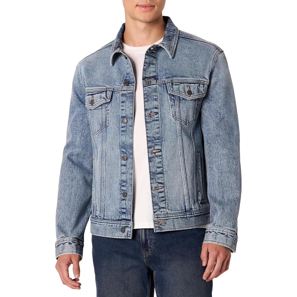 image:imageAmazon Essentials Mens Heavyweight Low Stretch RegularFit Denim Jacket Chest Patch PocketsTinted Light Wash