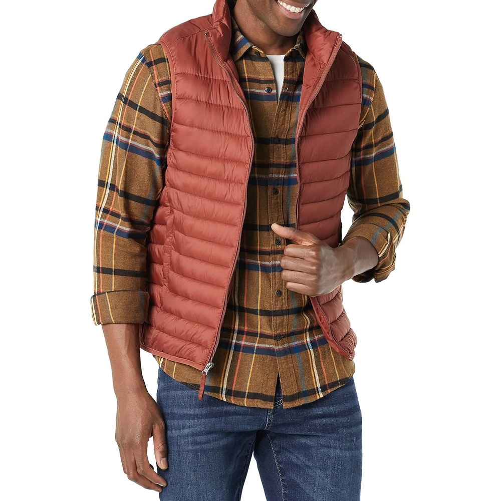 image:imageAmazon Essentials Mens Lightweight WaterResistant Packable Puffer VestEarth Red